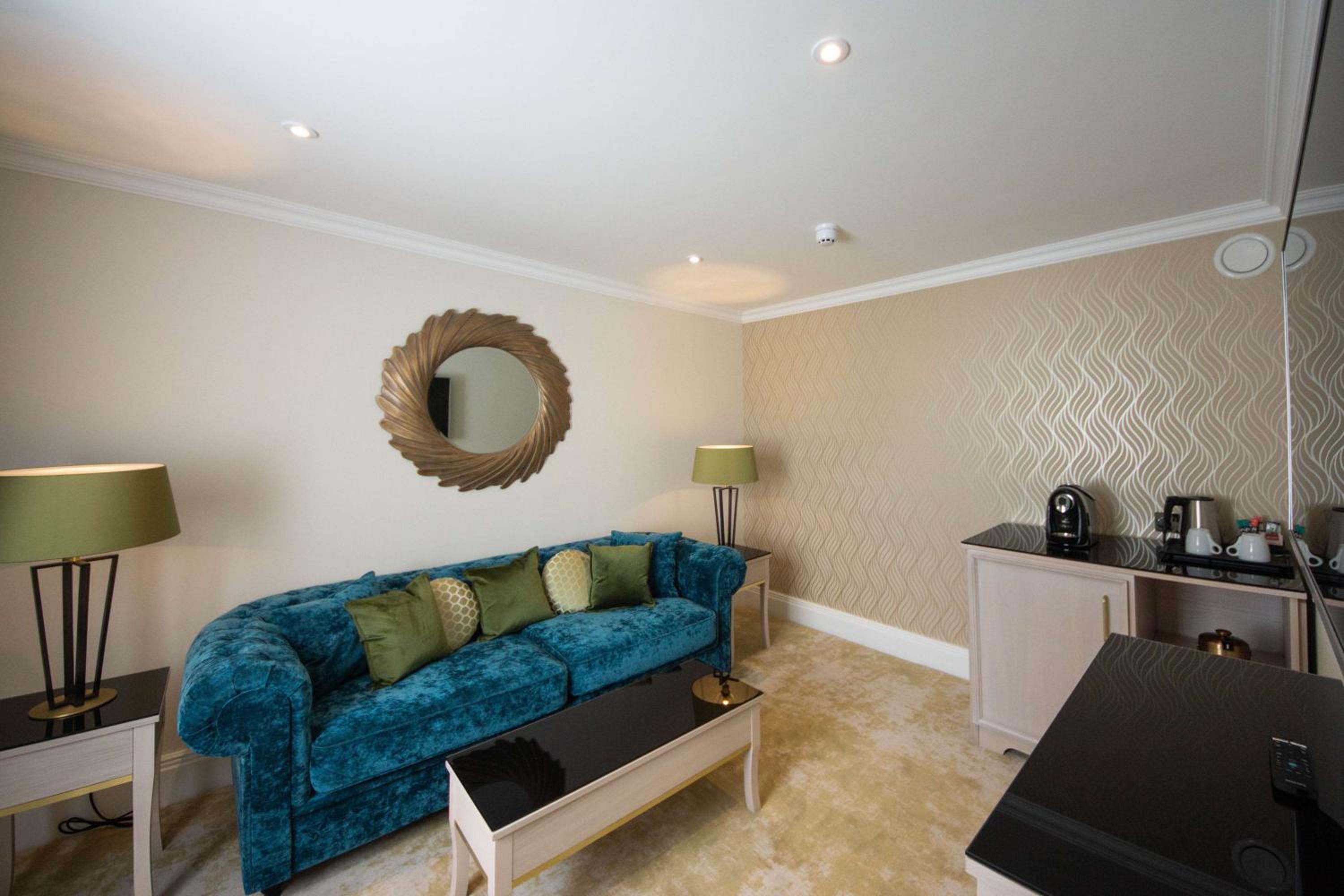 Deluxe King Suite - Photo 4