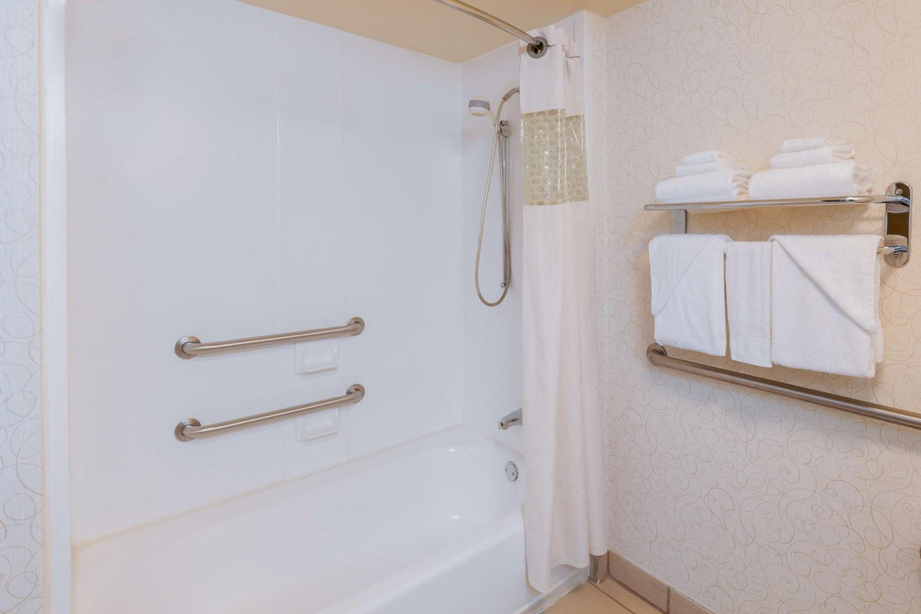 King Room - Mobility Access/Non-Smoking - Photo 2