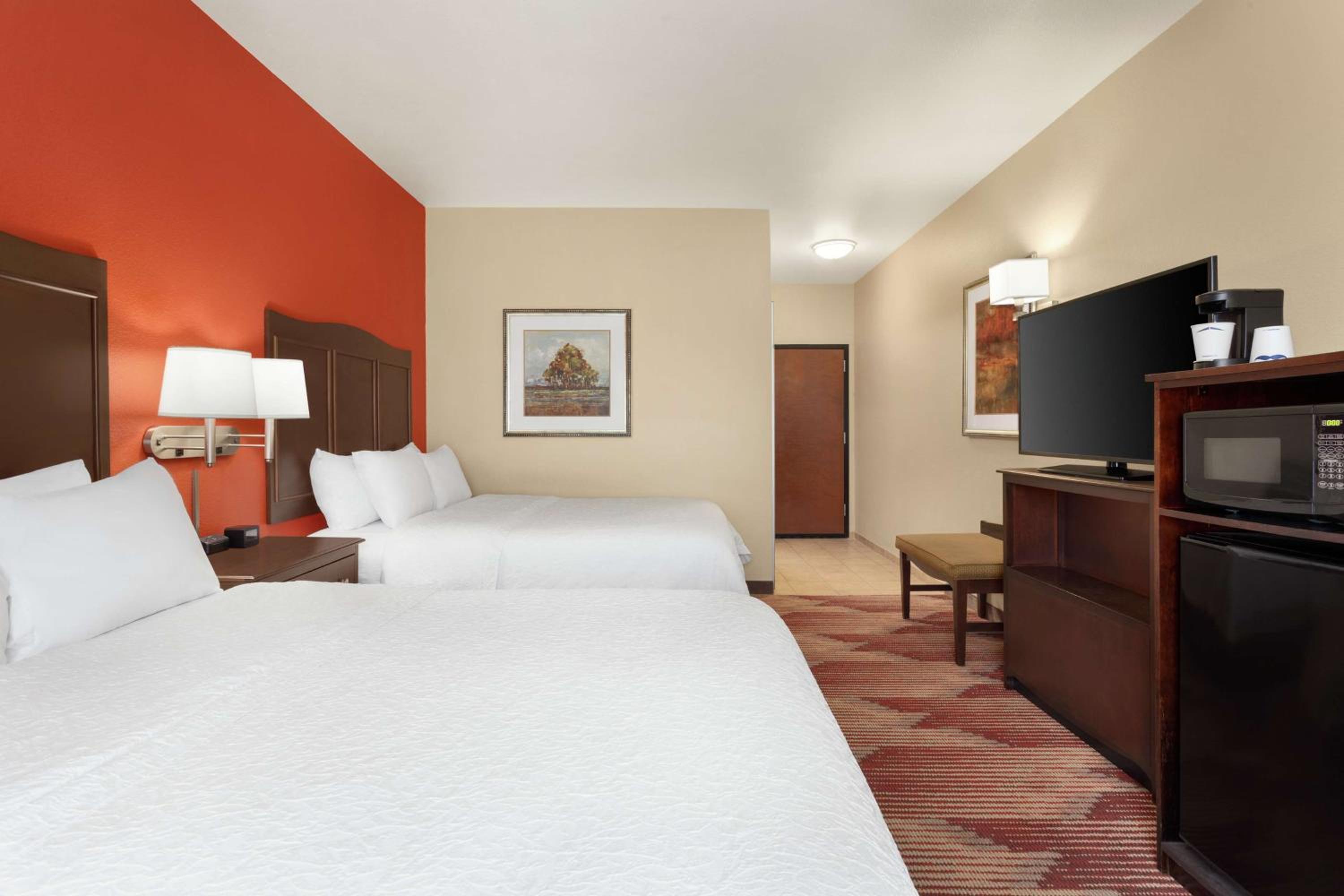 Room with Two Queen Beds - Non-Smoking - Photo 1