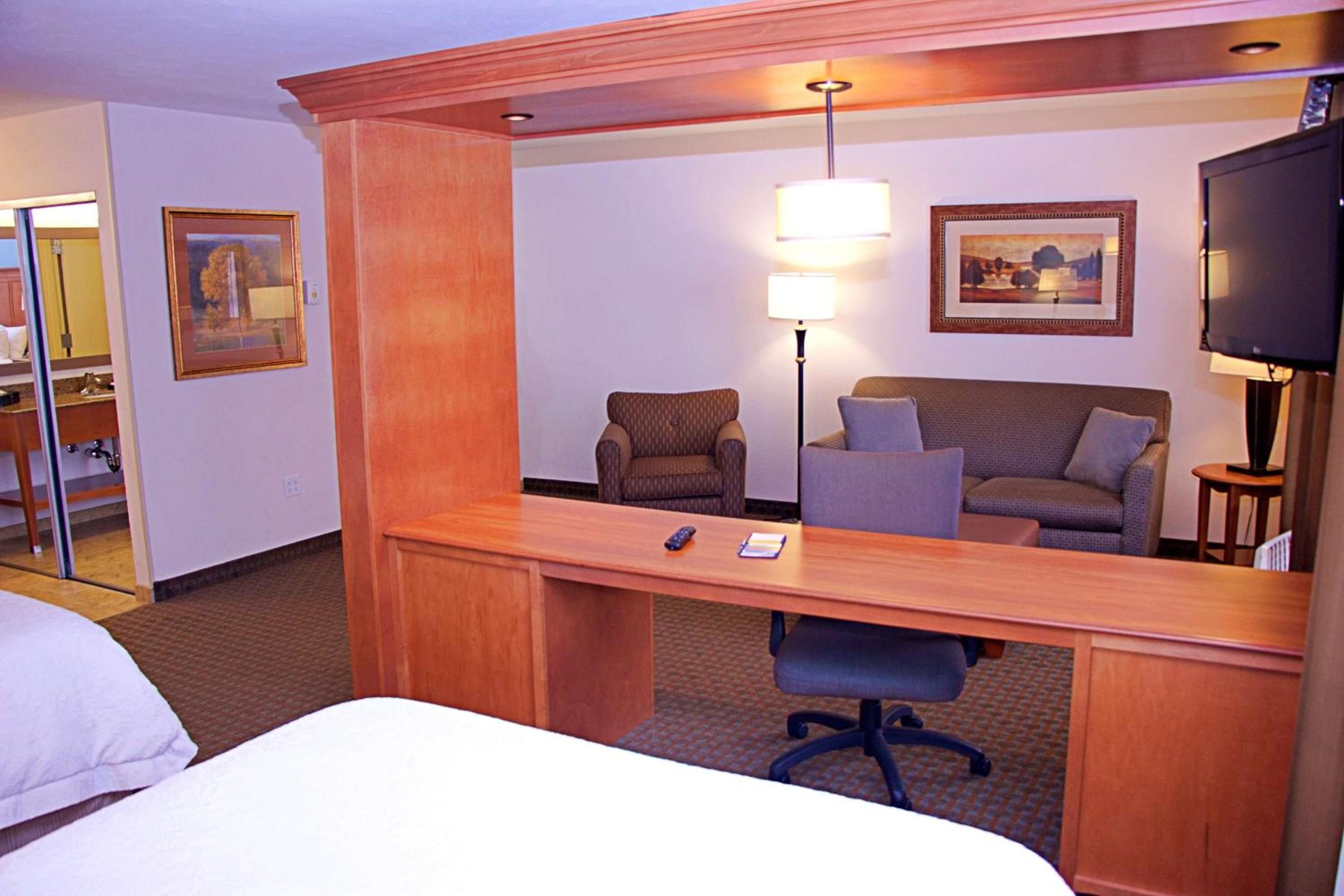 Studio Suite with Two Queen Beds and Sofa Bed - Non-Smoking - Photo 1