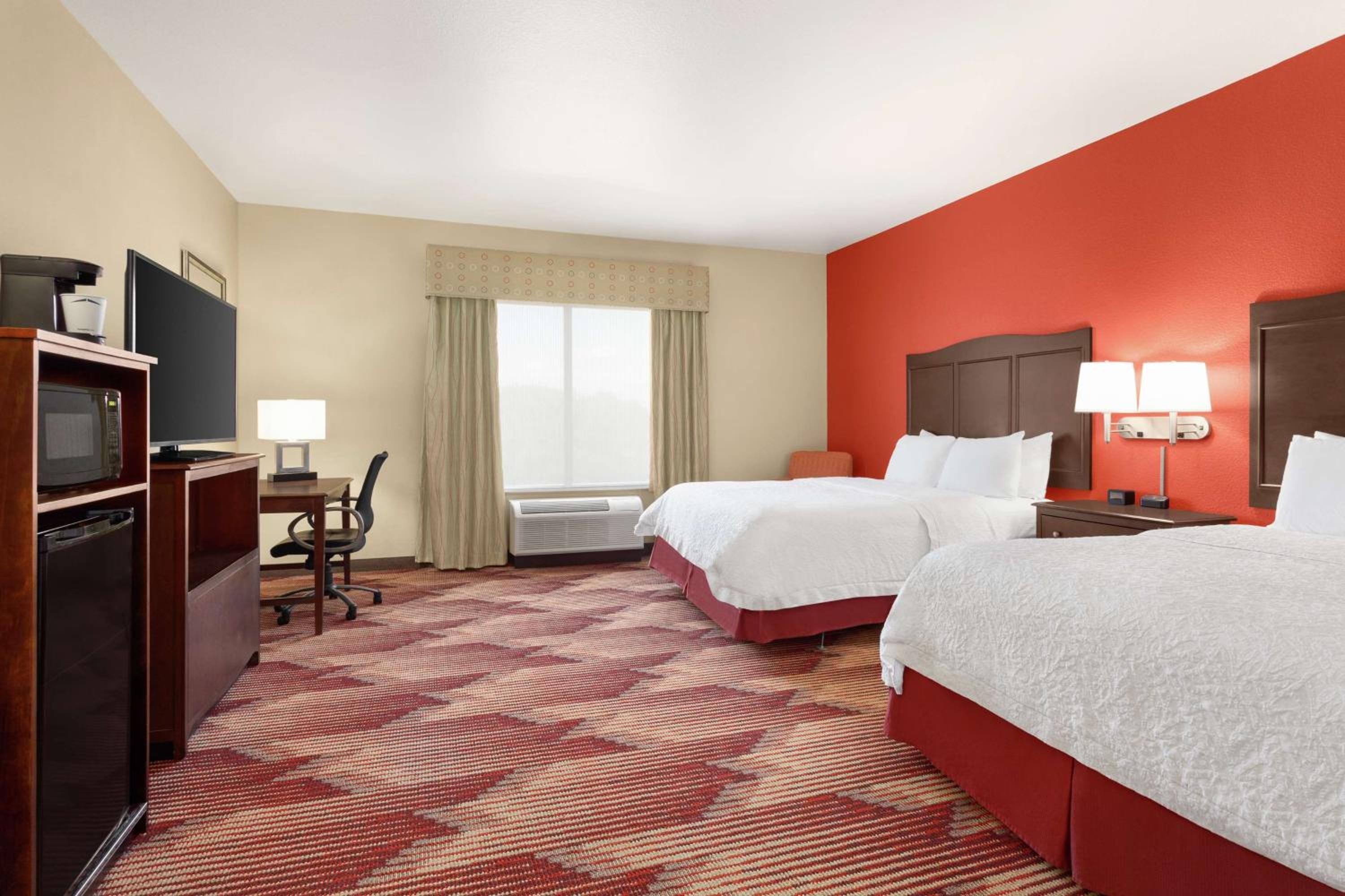 Queen Room with Two Queen Beds - Mobility and Hearing Access/Non-Smoking - Photo 5