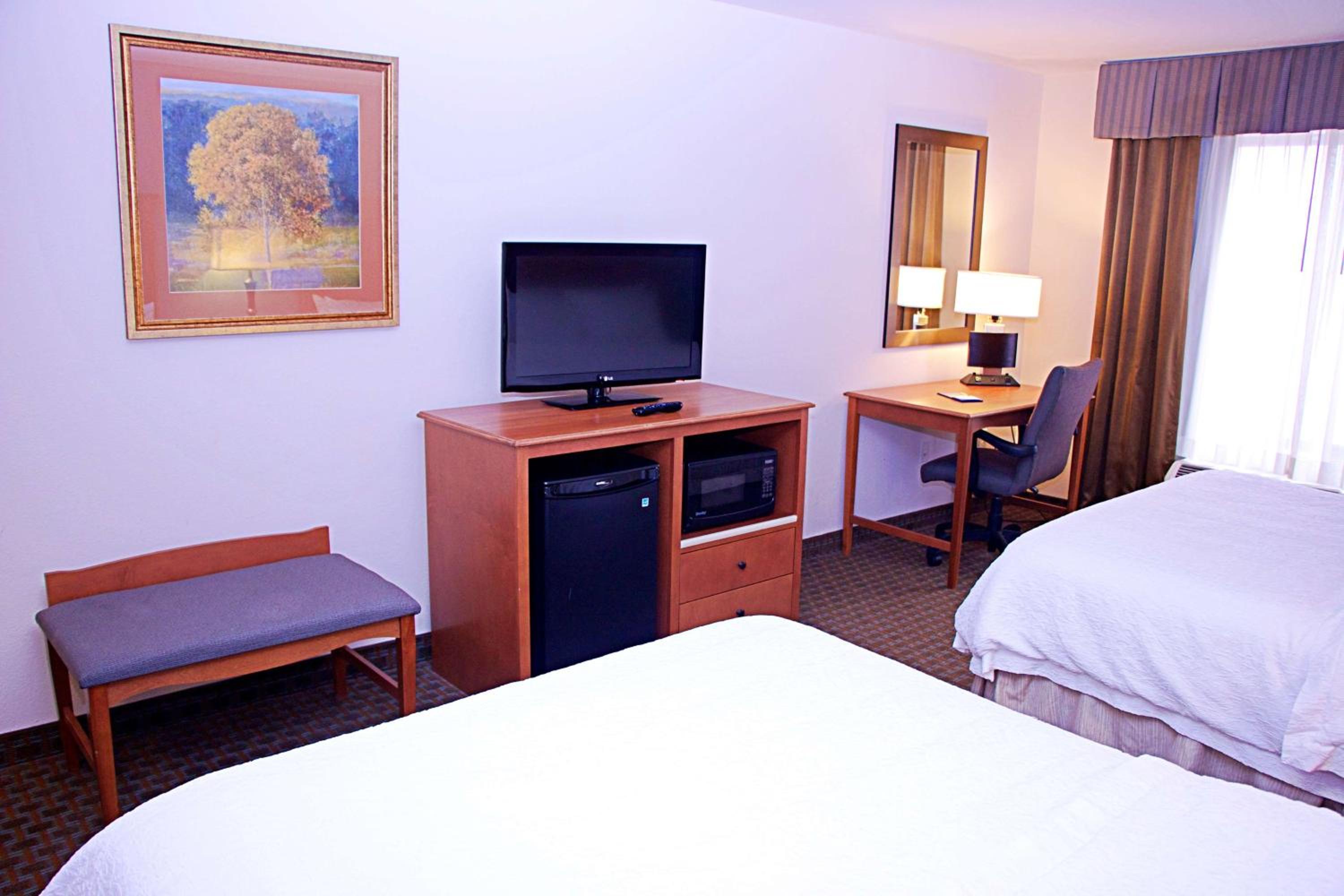 Room with Two Queen Beds - Non-Smoking - Photo 1