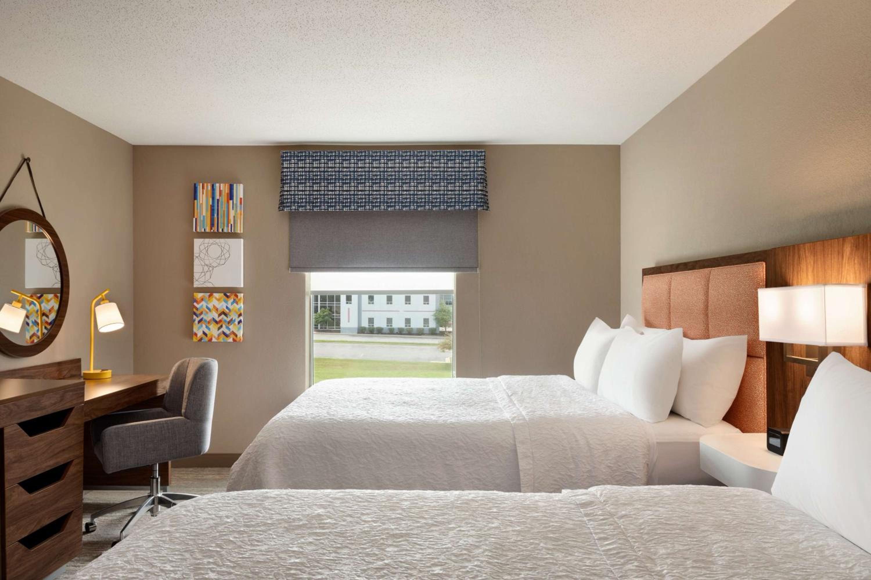 Room with Two Queen Beds - Non-Smoking - Photo 1