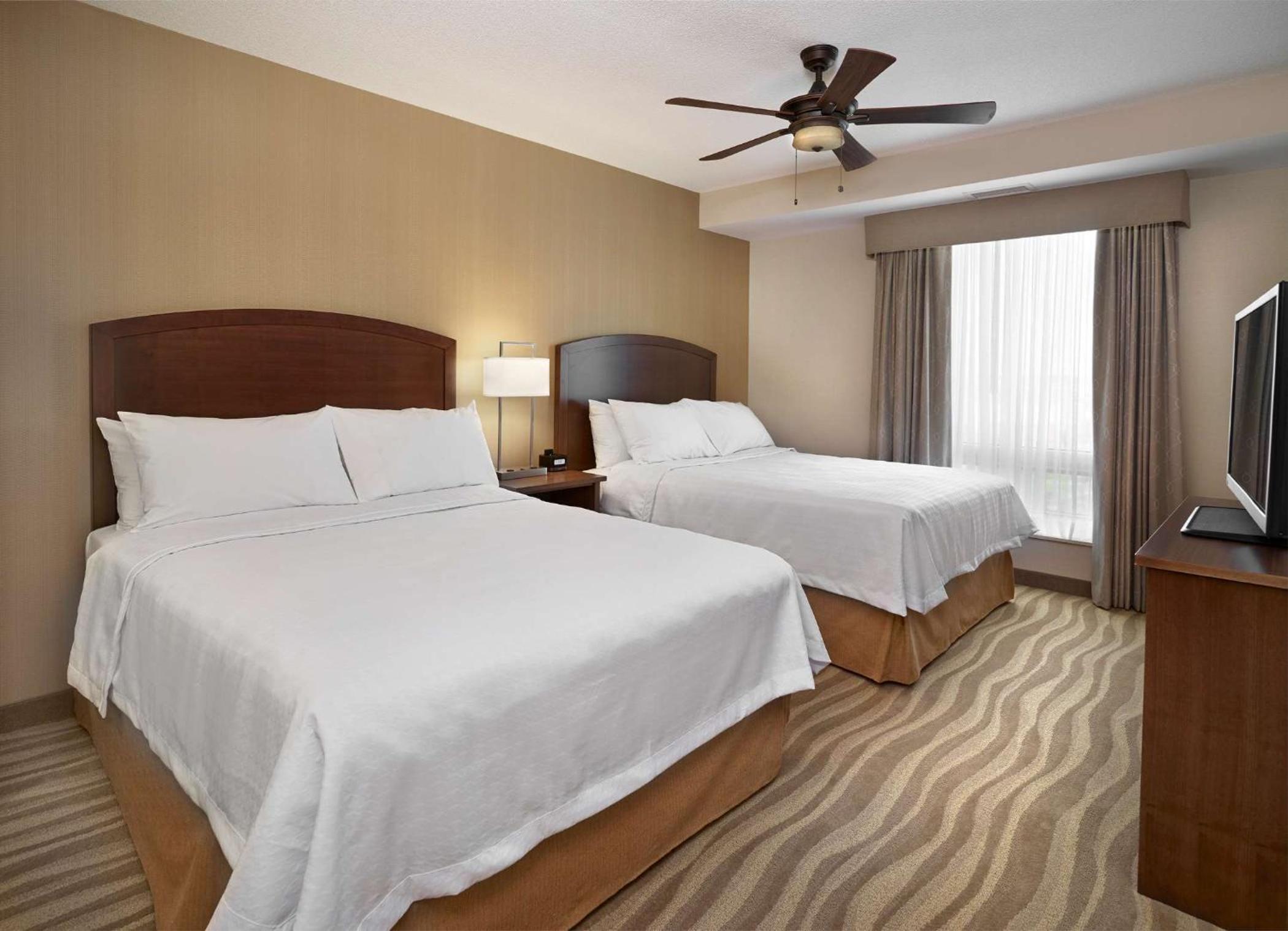 One Bedroom Suite with Two Queen Beds thumbnail 5