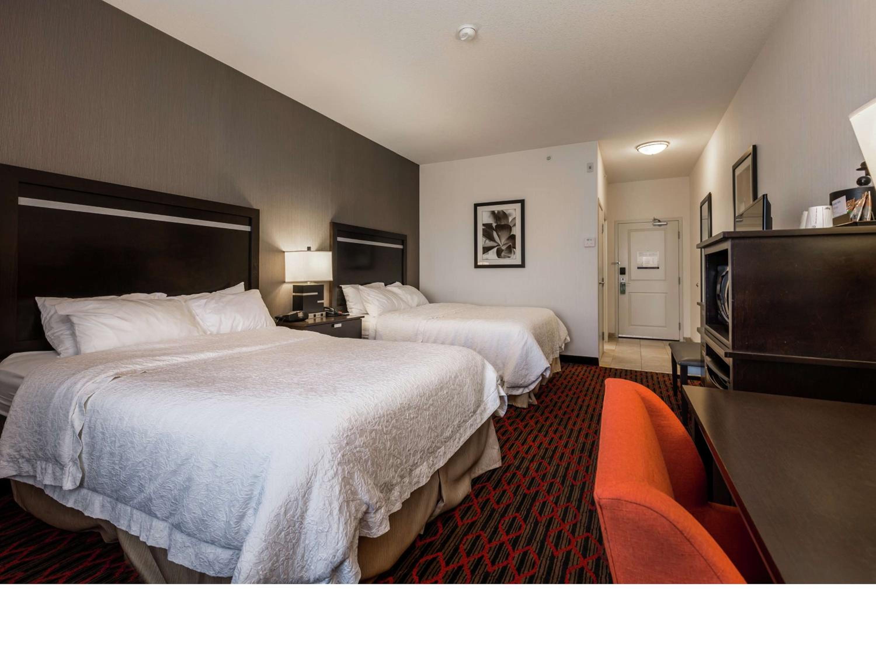 Room with Two Queen Beds - Non-Smoking - Photo 1
