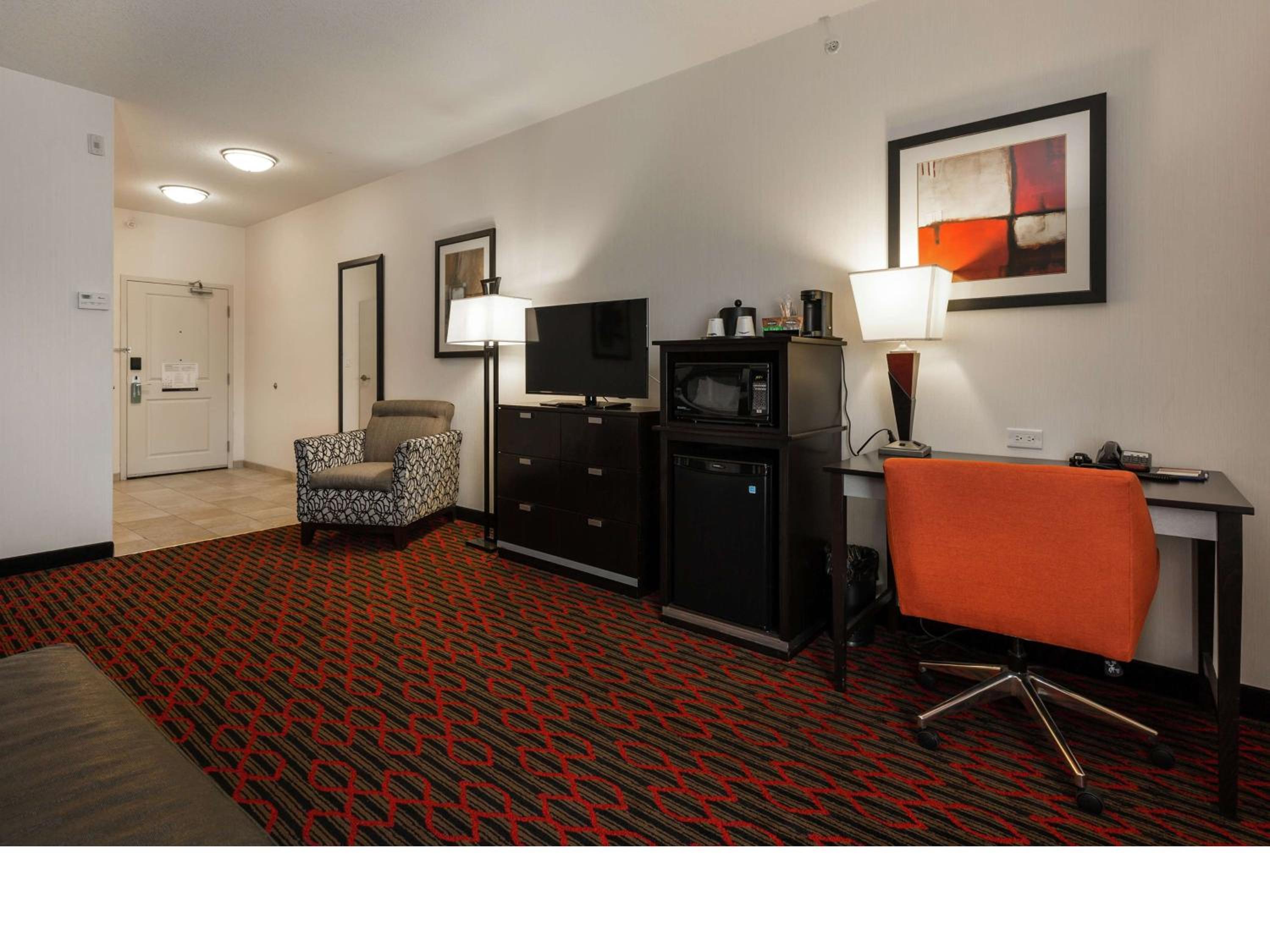 Queen Room with Two Queen Beds - Disability Access/Non-Smoking - Photo 1