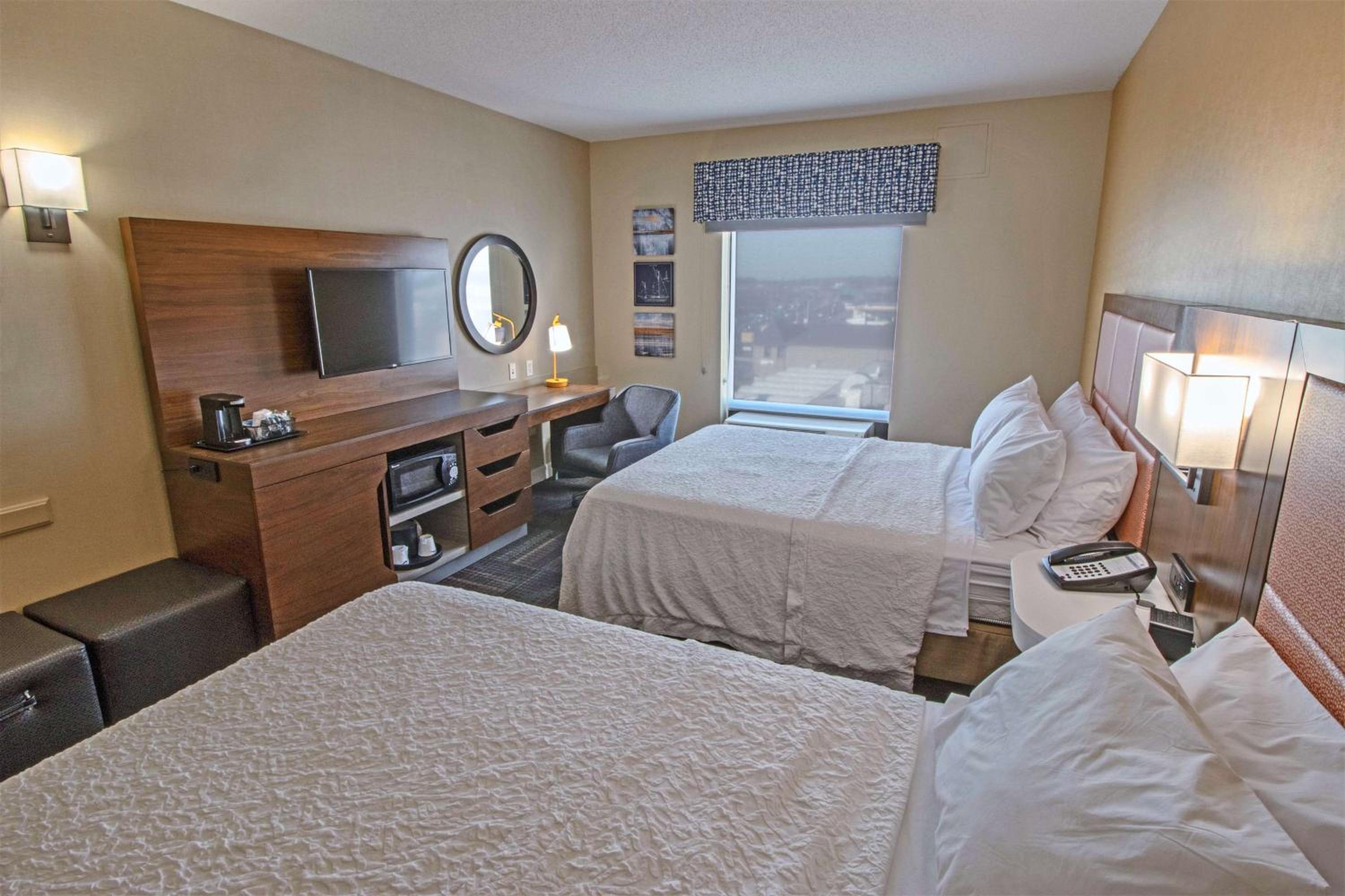Room with Two Queen Beds - Non-Smoking - Photo 1