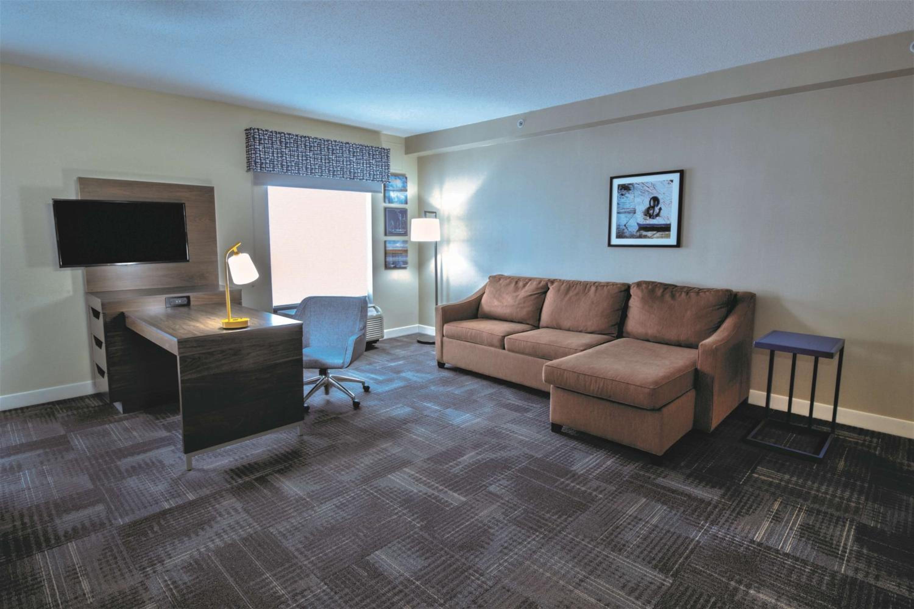 Studio Suite with Two Queen Beds and Sofa Bed - Non-Smoking - Photo 2