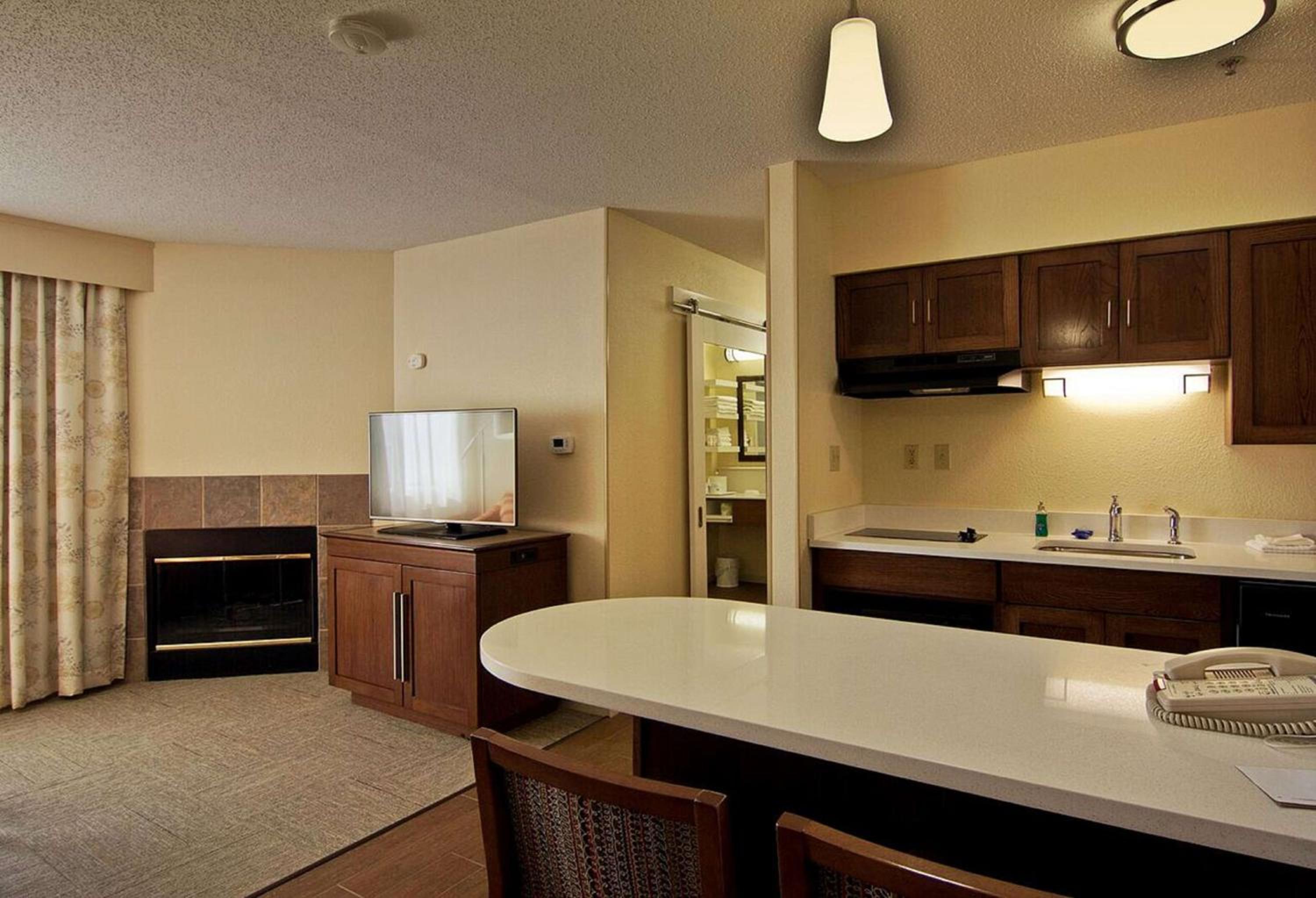 One-Bedroom King Suite with Fireplace - Photo 1