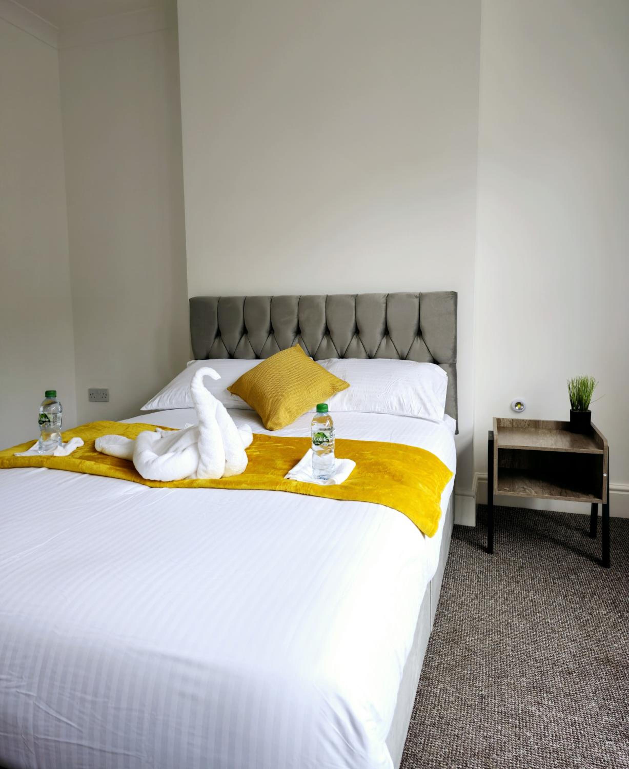 Large Double Room photo 3