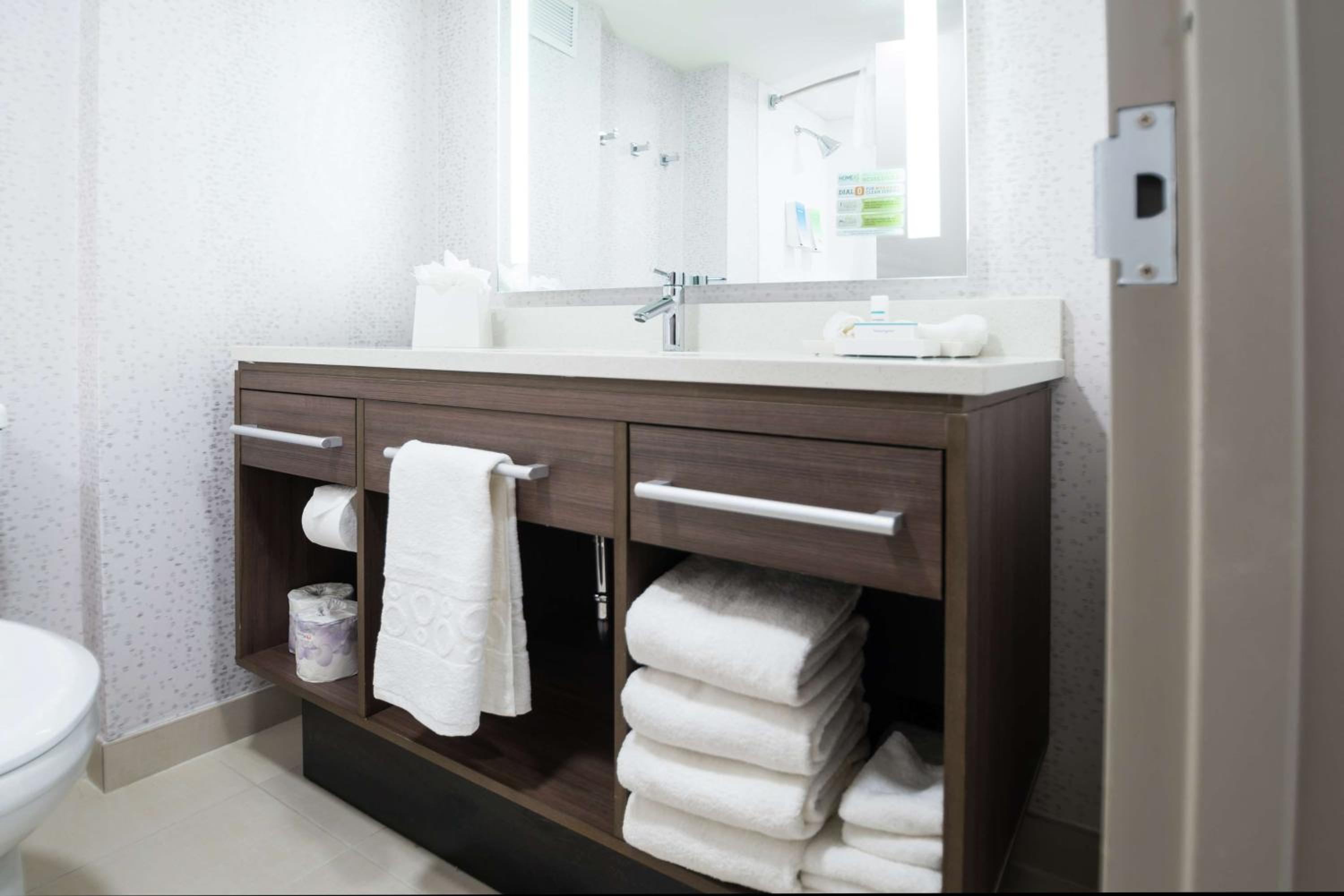 King Studio Suite - Non-Smoking - Photo 4