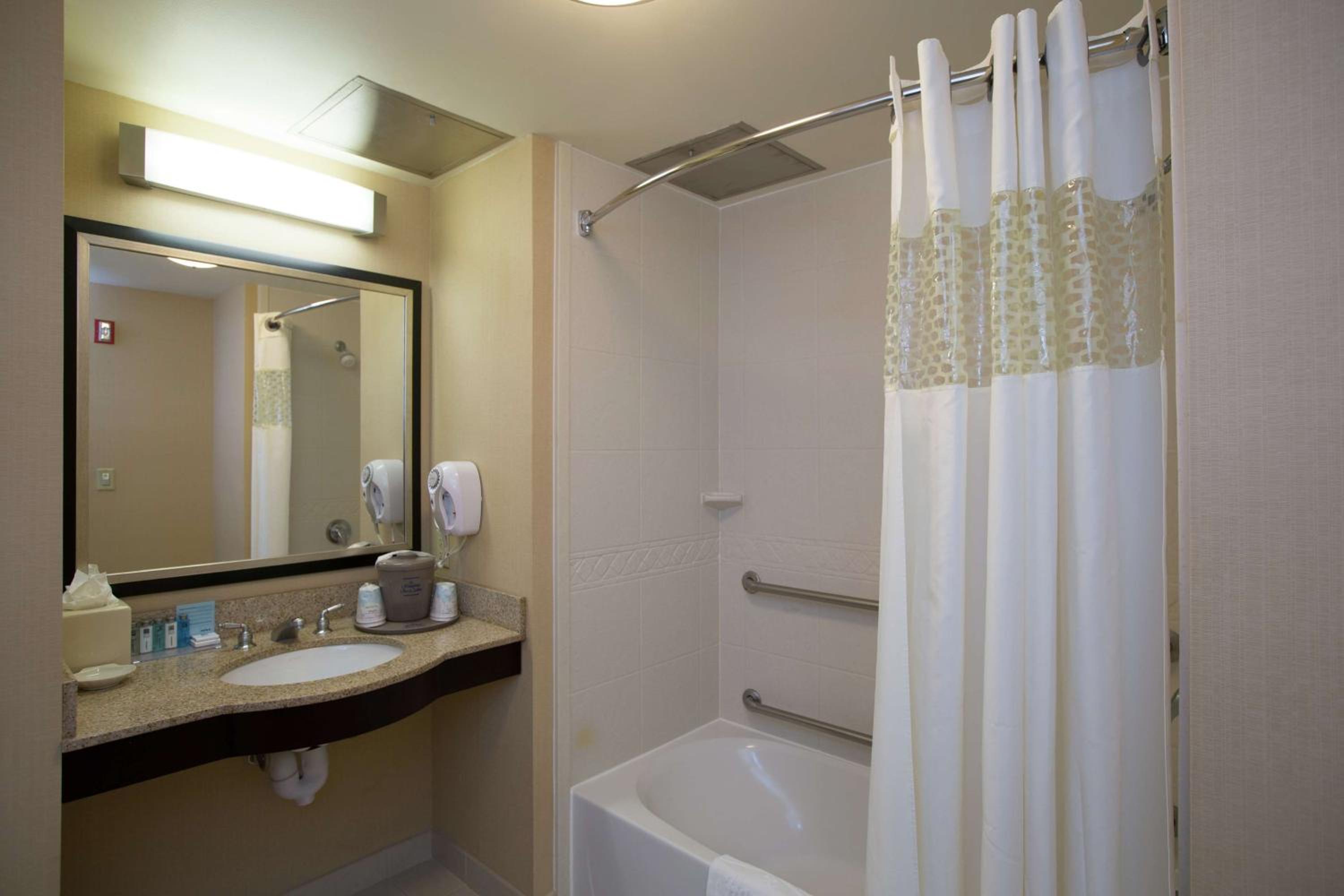 King Room - Mobility Access/Non-Smoking - Photo 2