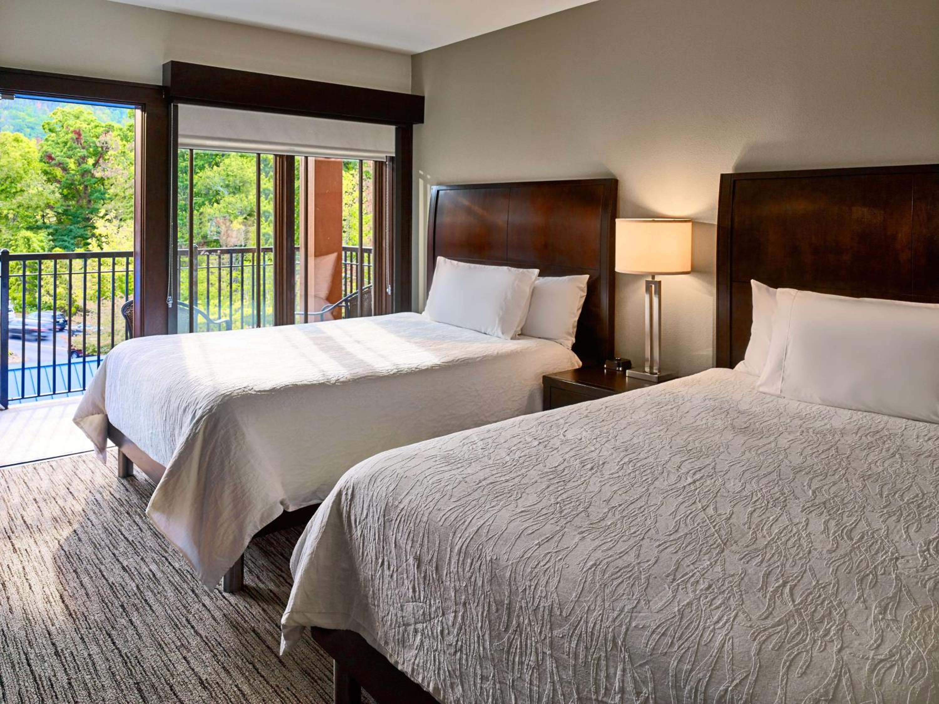 Junior Suite with Two Queen Beds and Balcony - Photo 2
