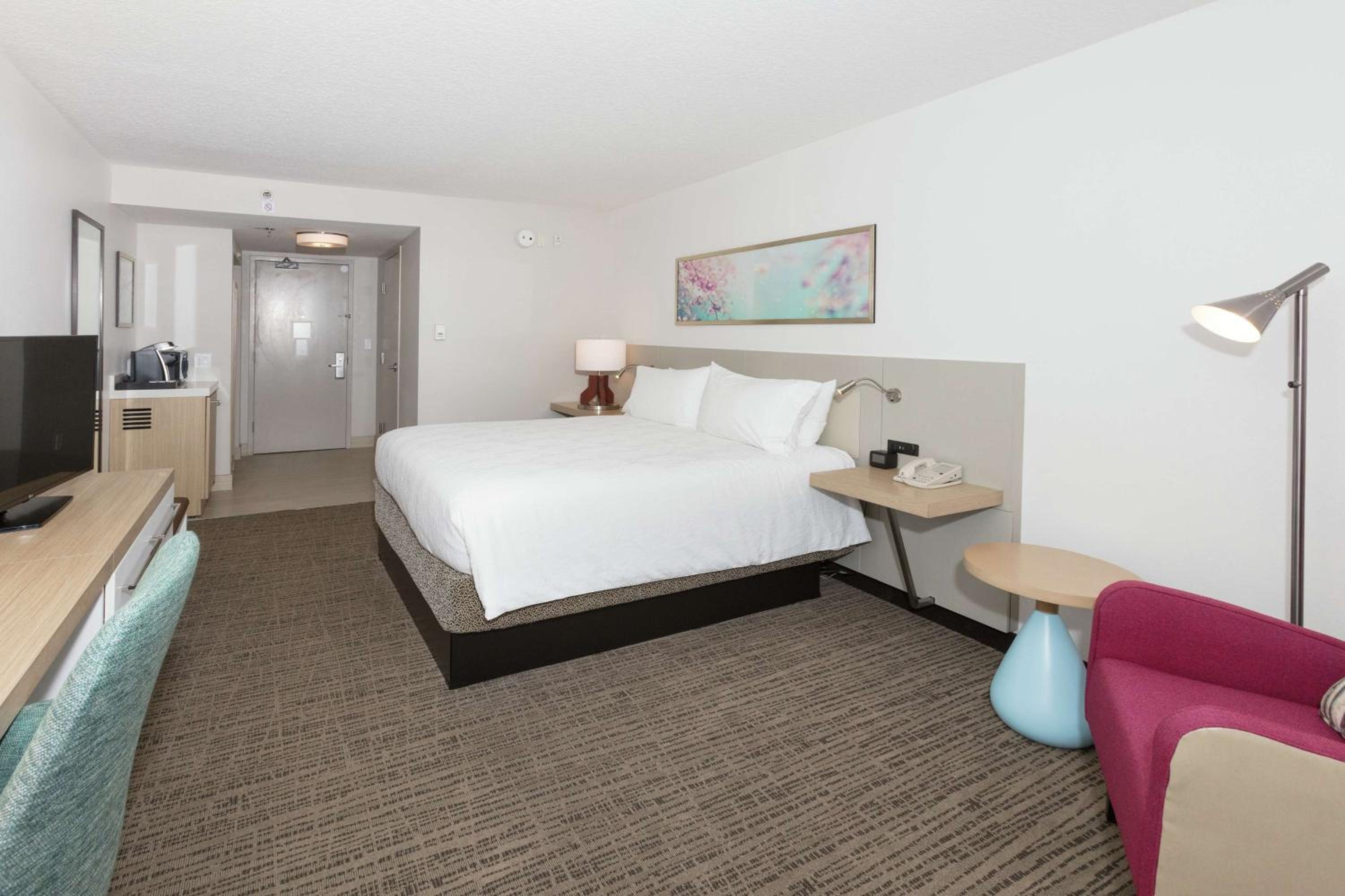 Deluxe King Room - Photo 3