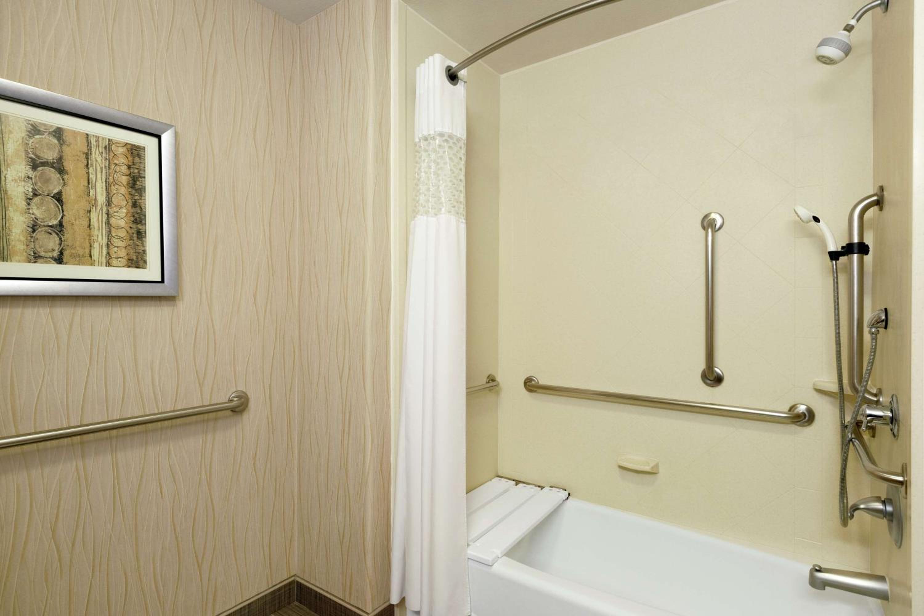 King Room - Mobility Access/Non-Smoking photo 2