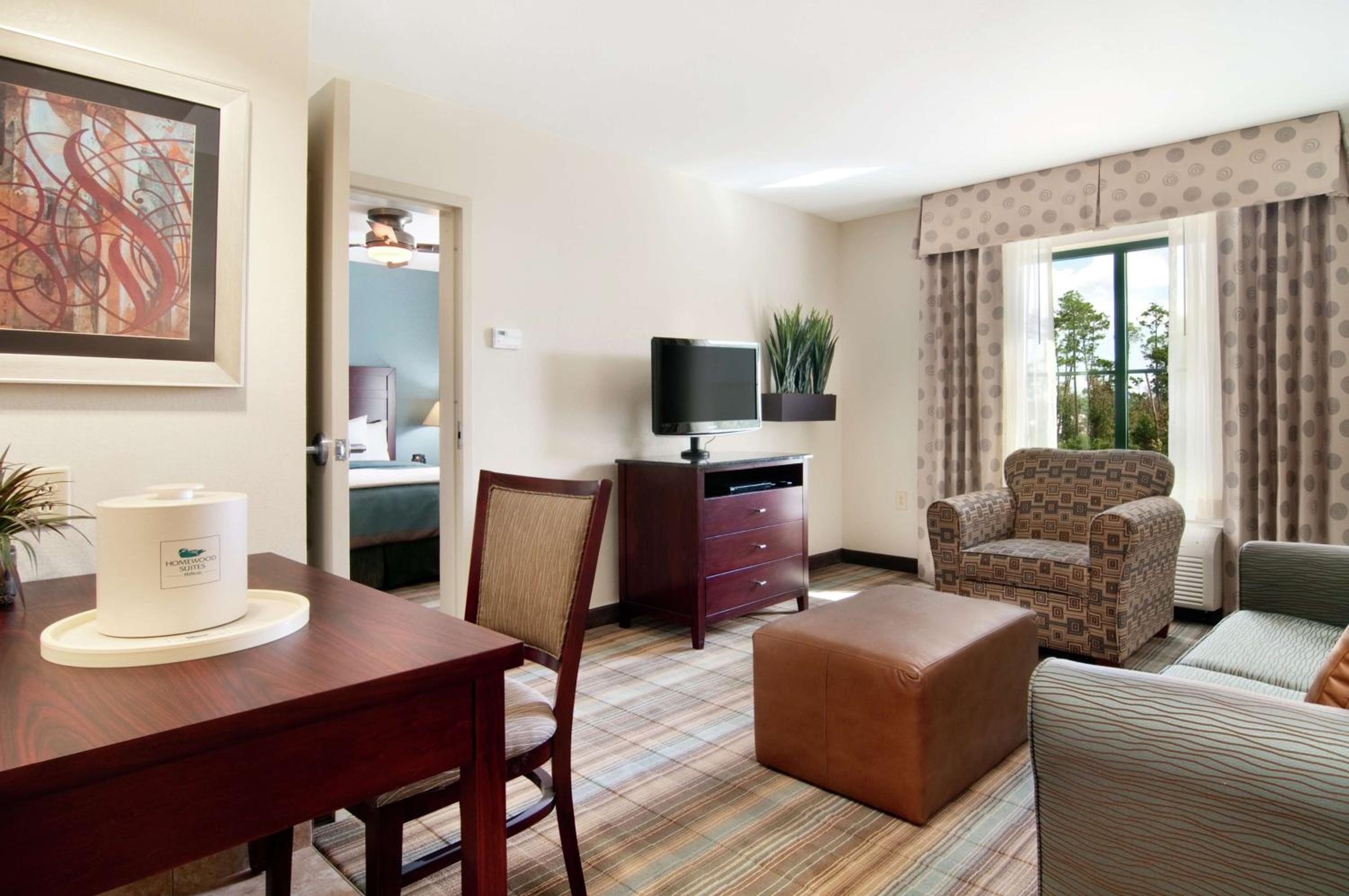 One-Bedroom Queen Suite with Two Queen Beds - Non-Smoking
