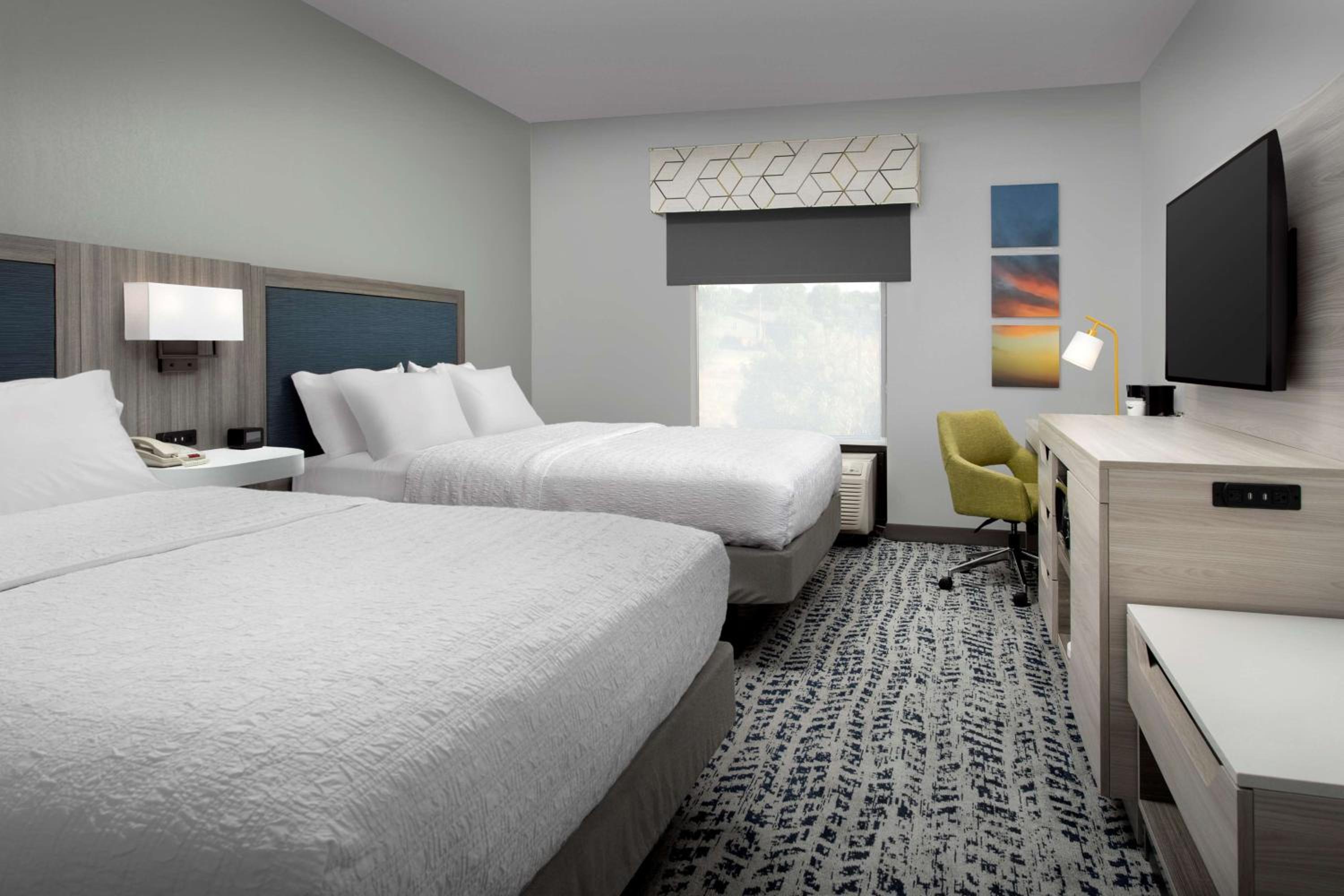 Room with Two Queen Beds - Non-Smoking