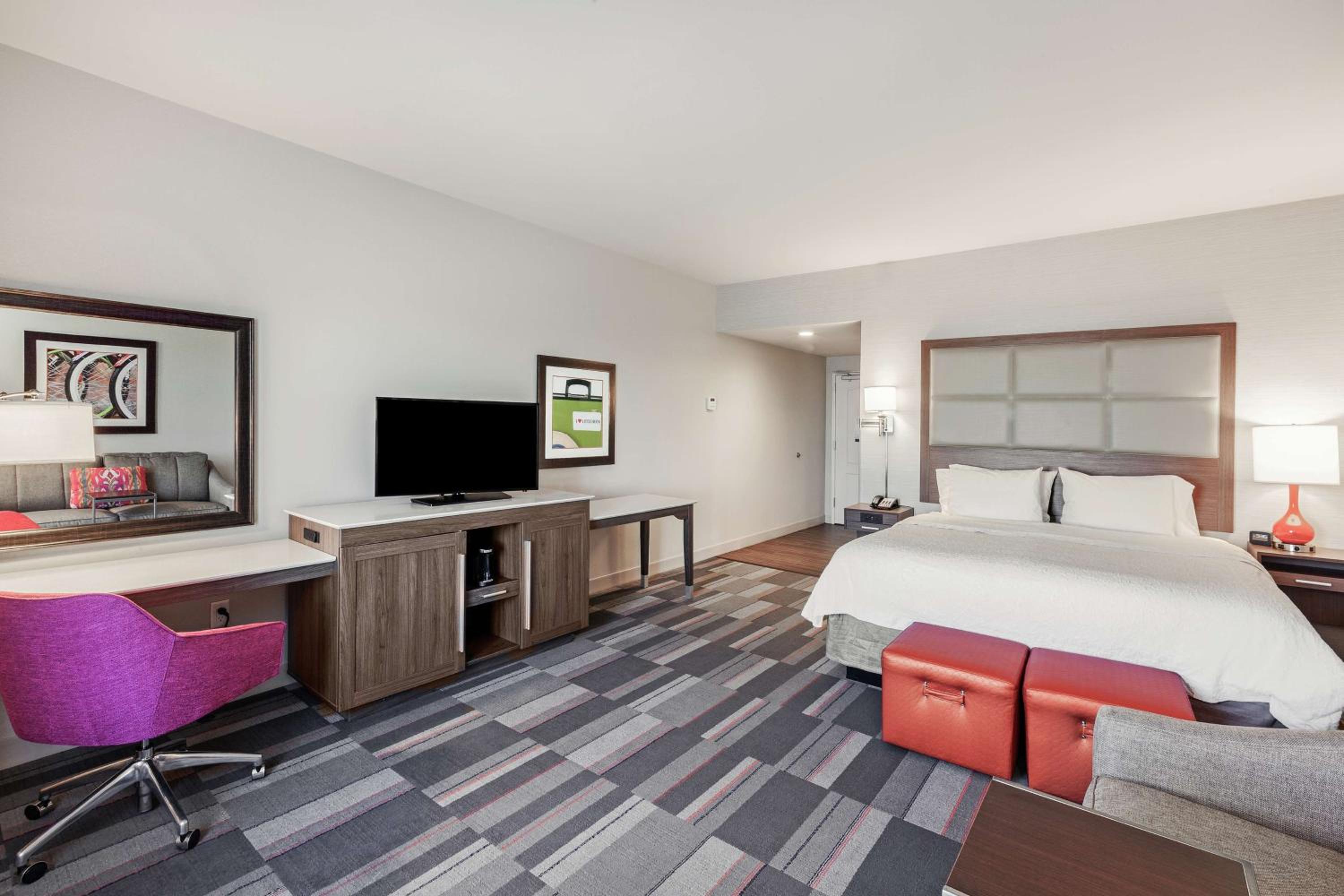 King Room with Sofa Bed - Non-Smoking