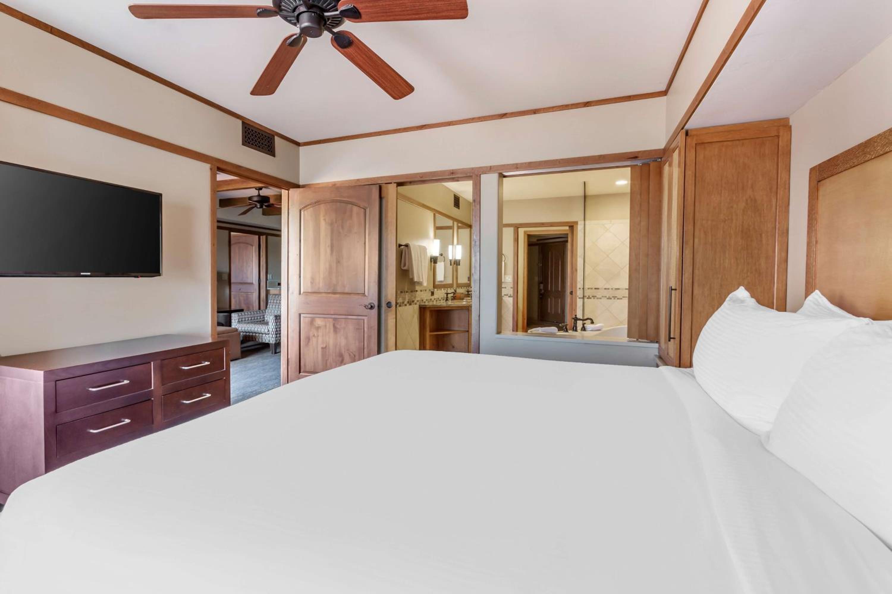 2 BEDROOM 2 KINGS SUNSET SUITE - Photo 1