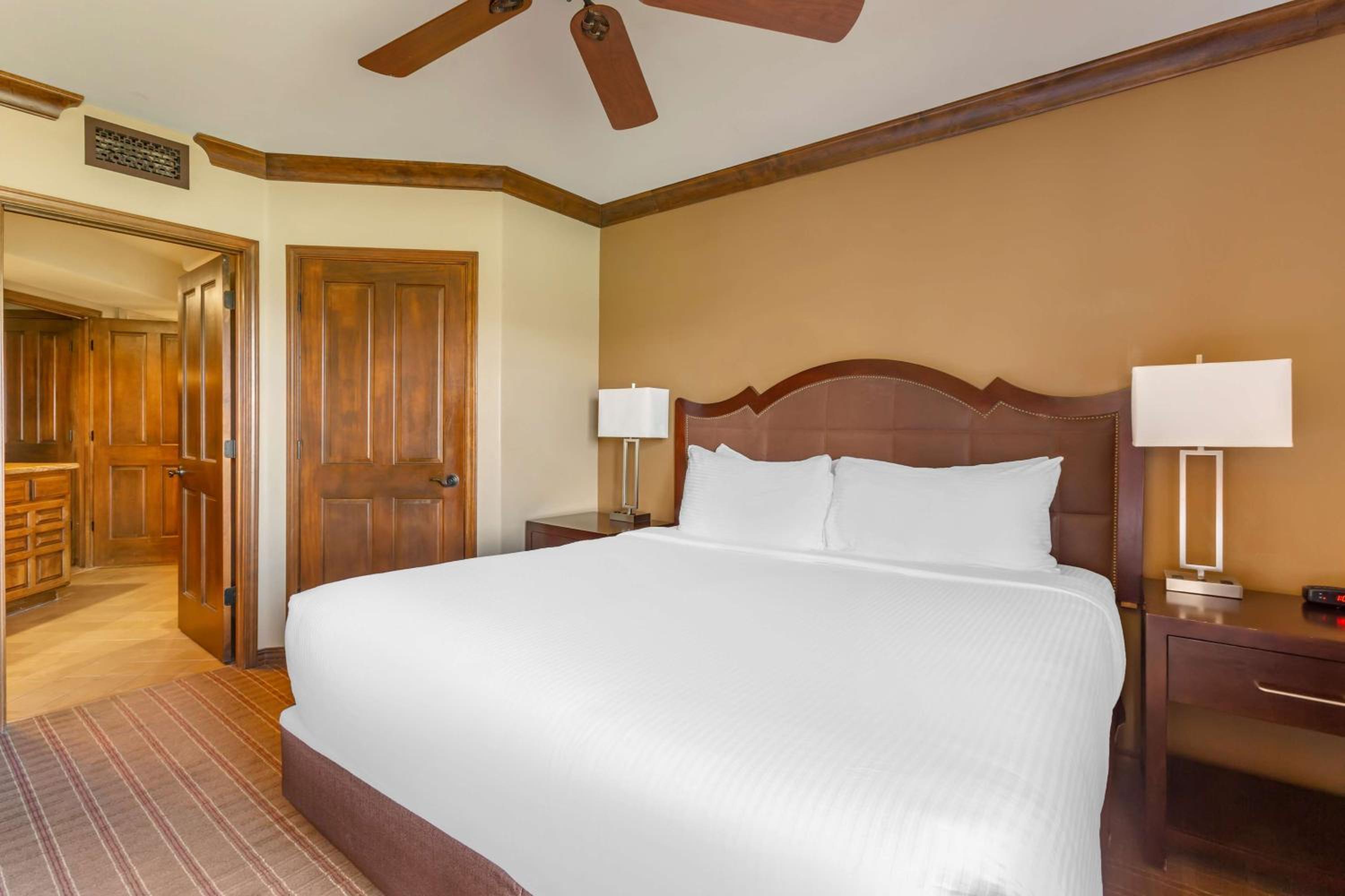 1 BEDROOM 1 KING MESA SUITE ROLL-IN SHOWER - Photo 1