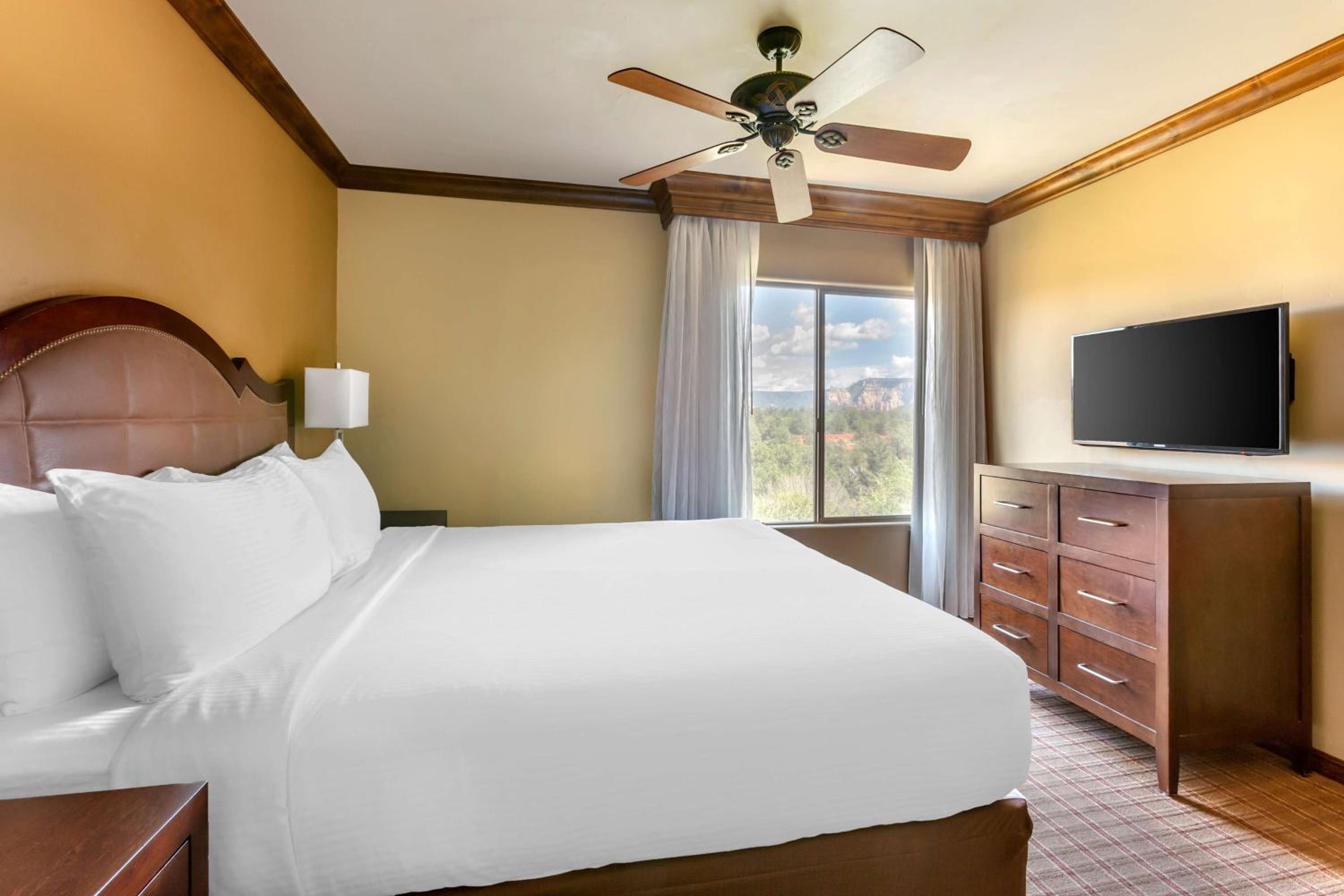 1 BEDROOM 1 KING MESA SUITE ROLL-IN SHOWER - Photo 4