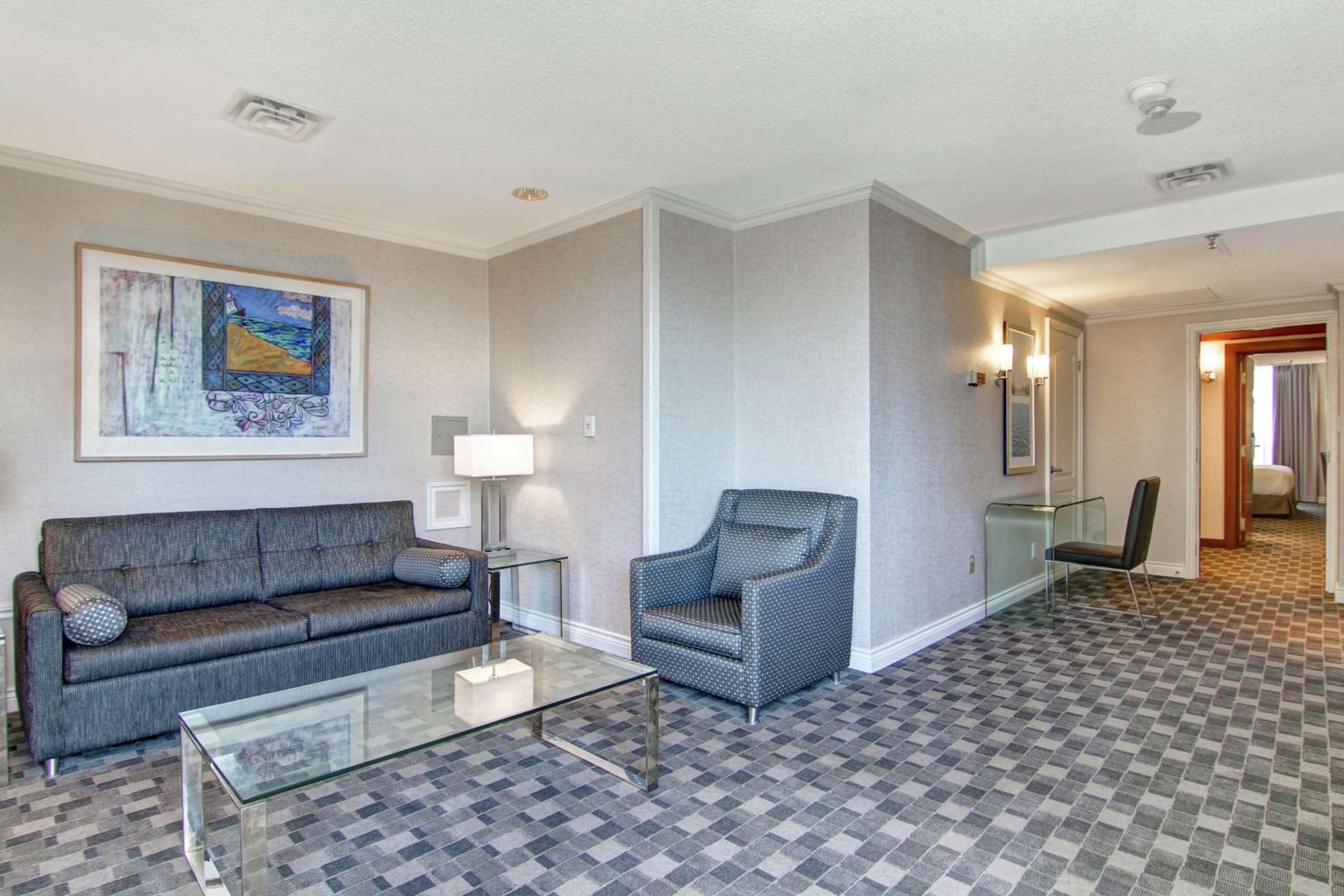 Premium King Suite - Photo 4