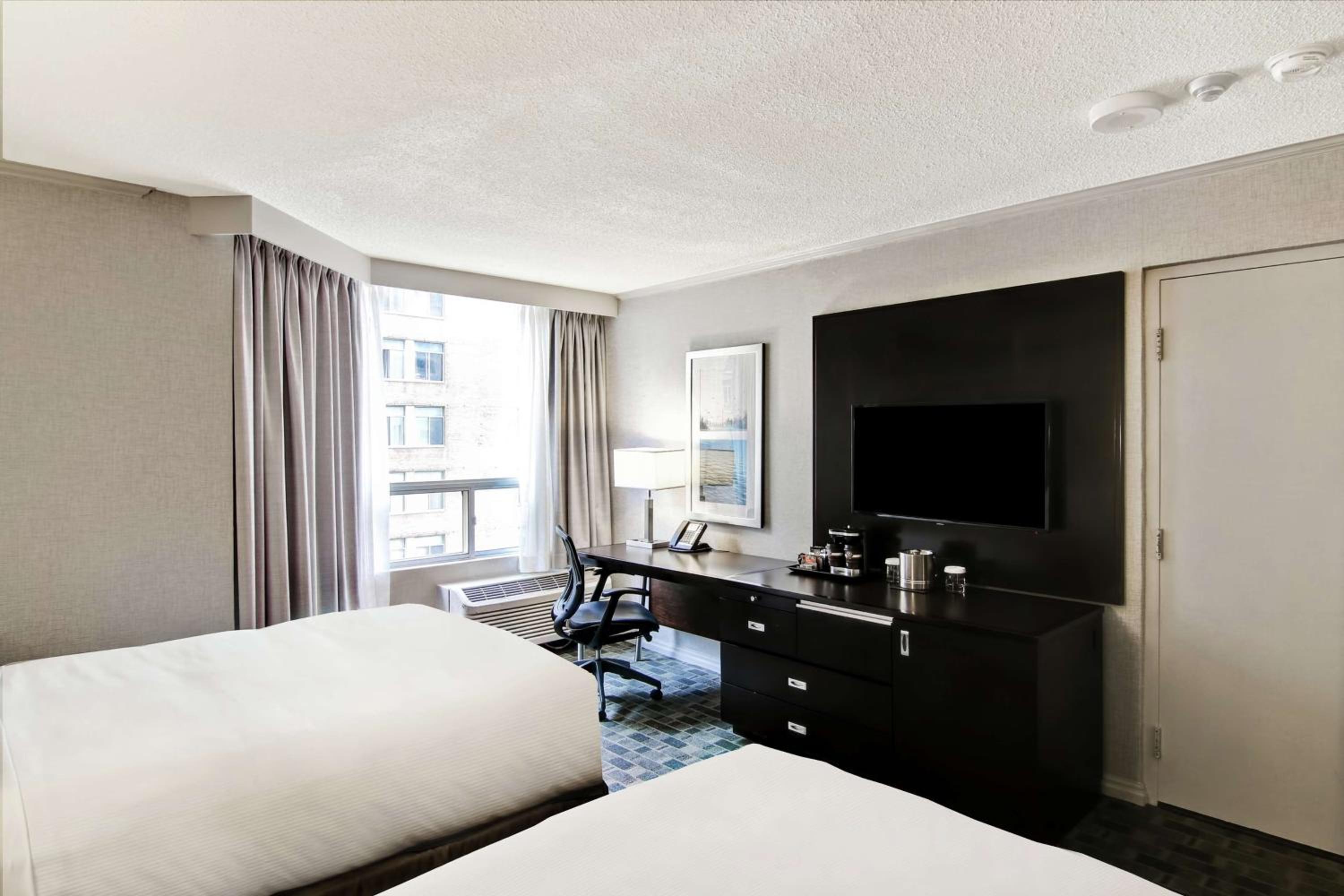 Double Room with Two Double Beds - Photo 4