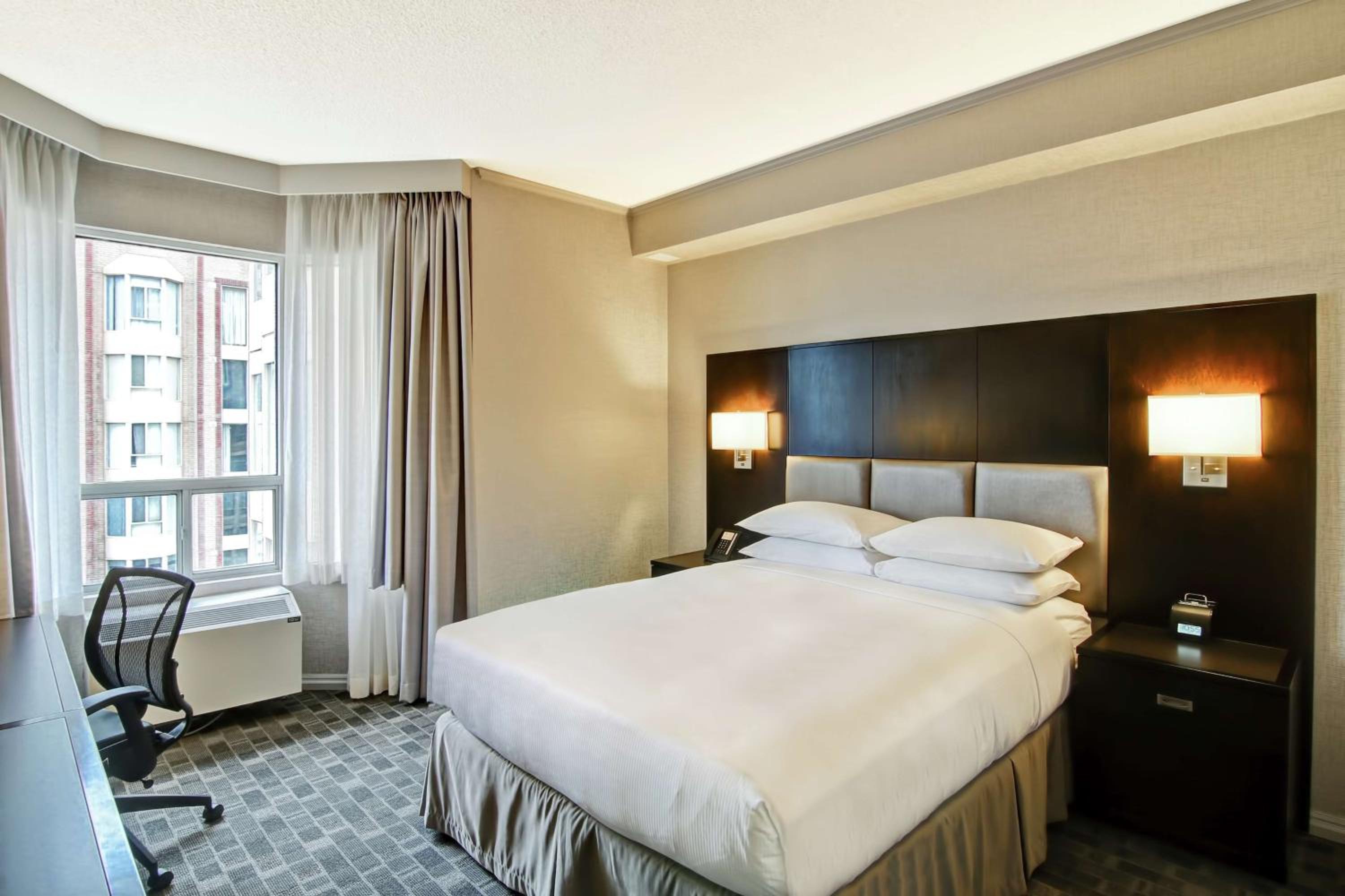 Queen Room - Photo 2