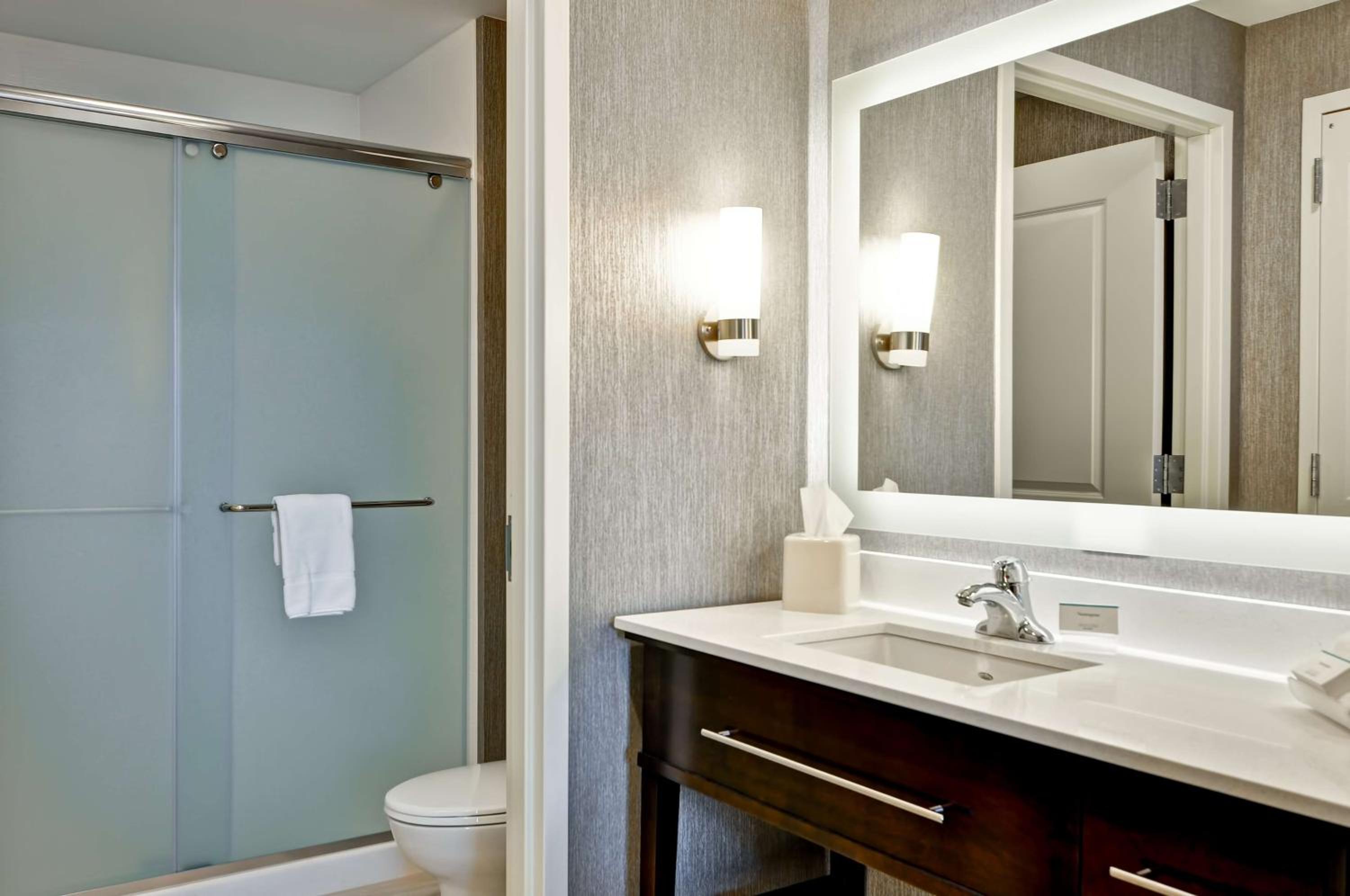 King Studio Suite - Non-Smoking photo 3
