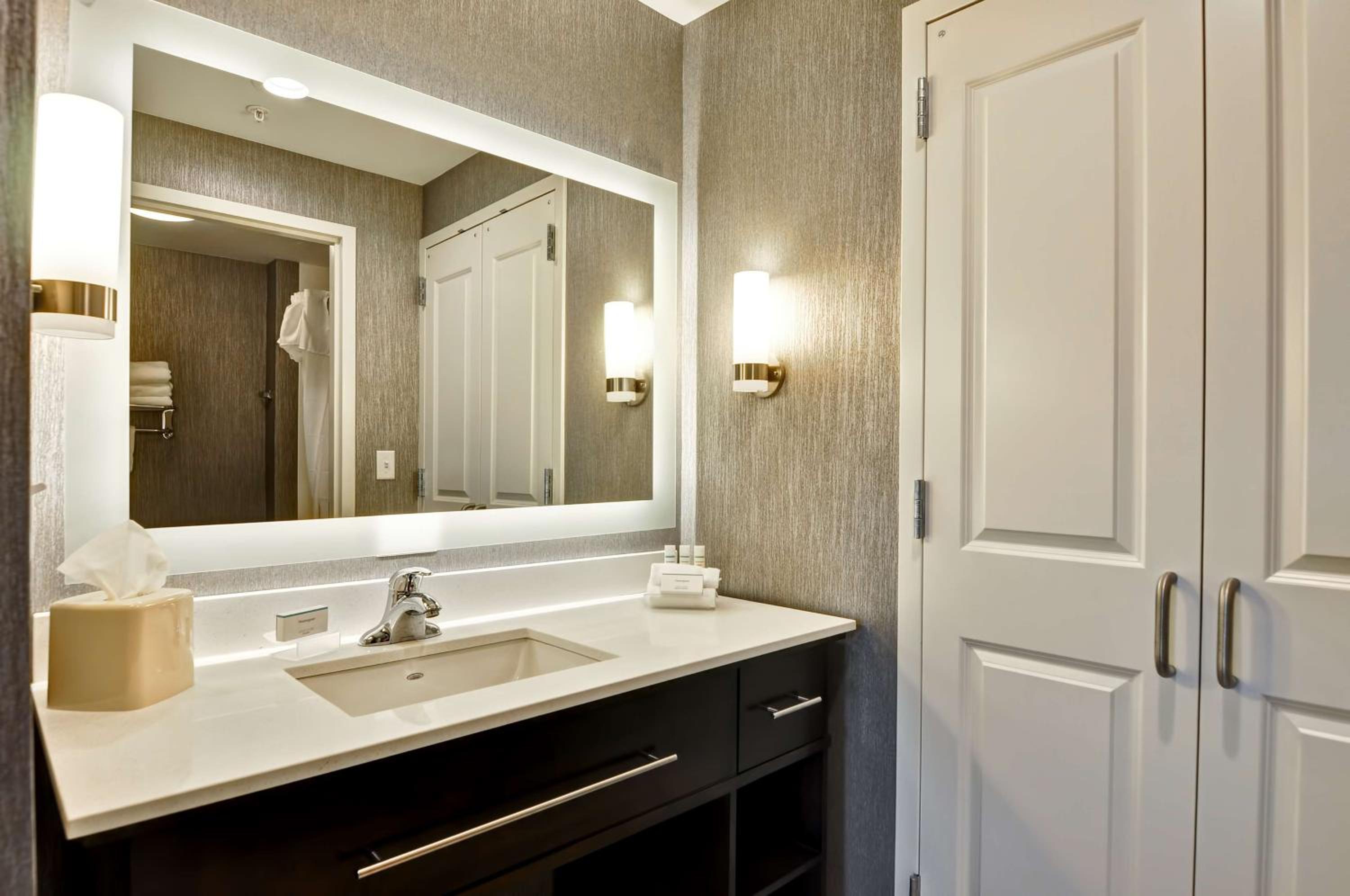 King Studio Suite - Non-Smoking photo 2