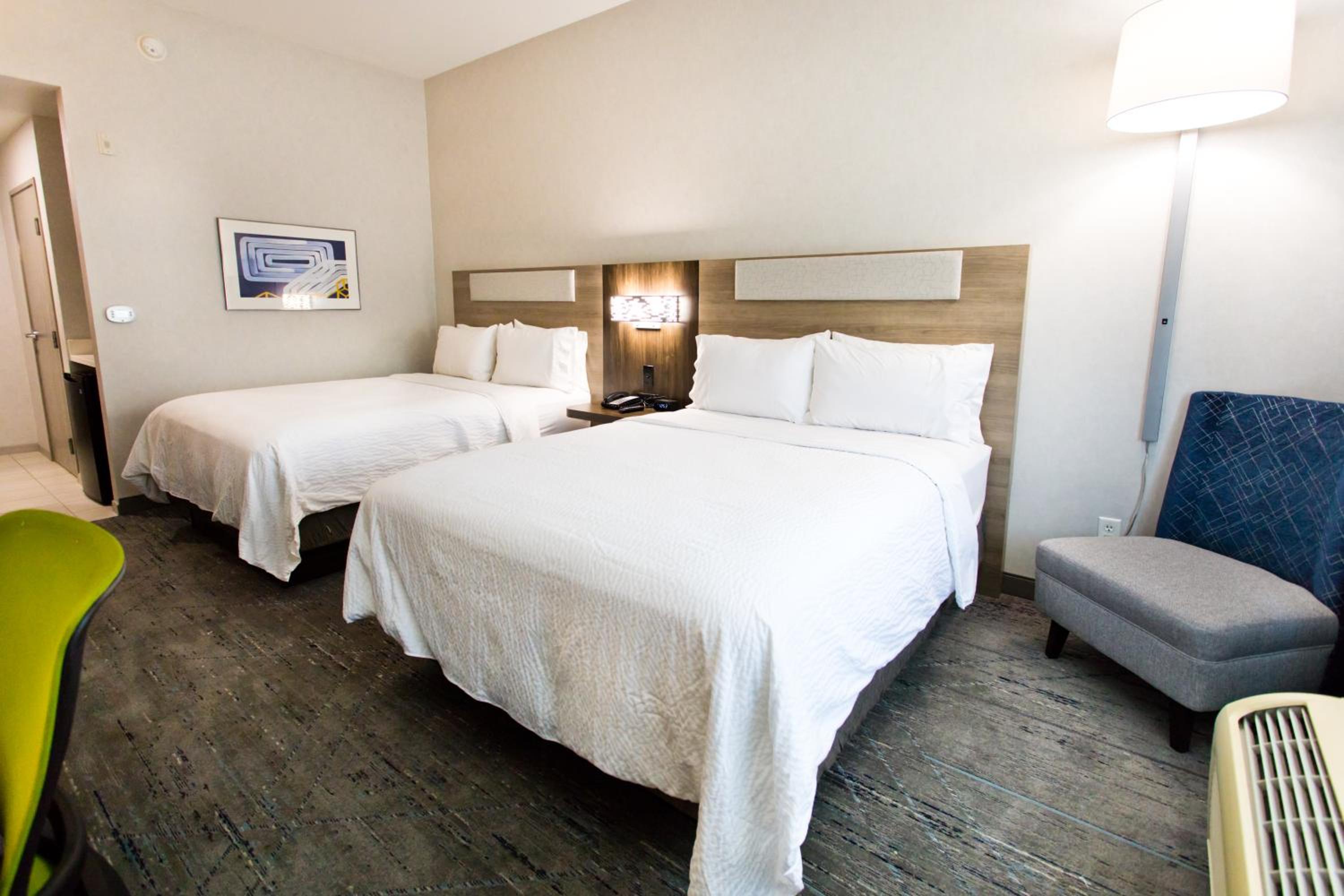 Standard Queen Room with Two Queen Beds - Communications Accessible - Photo 1