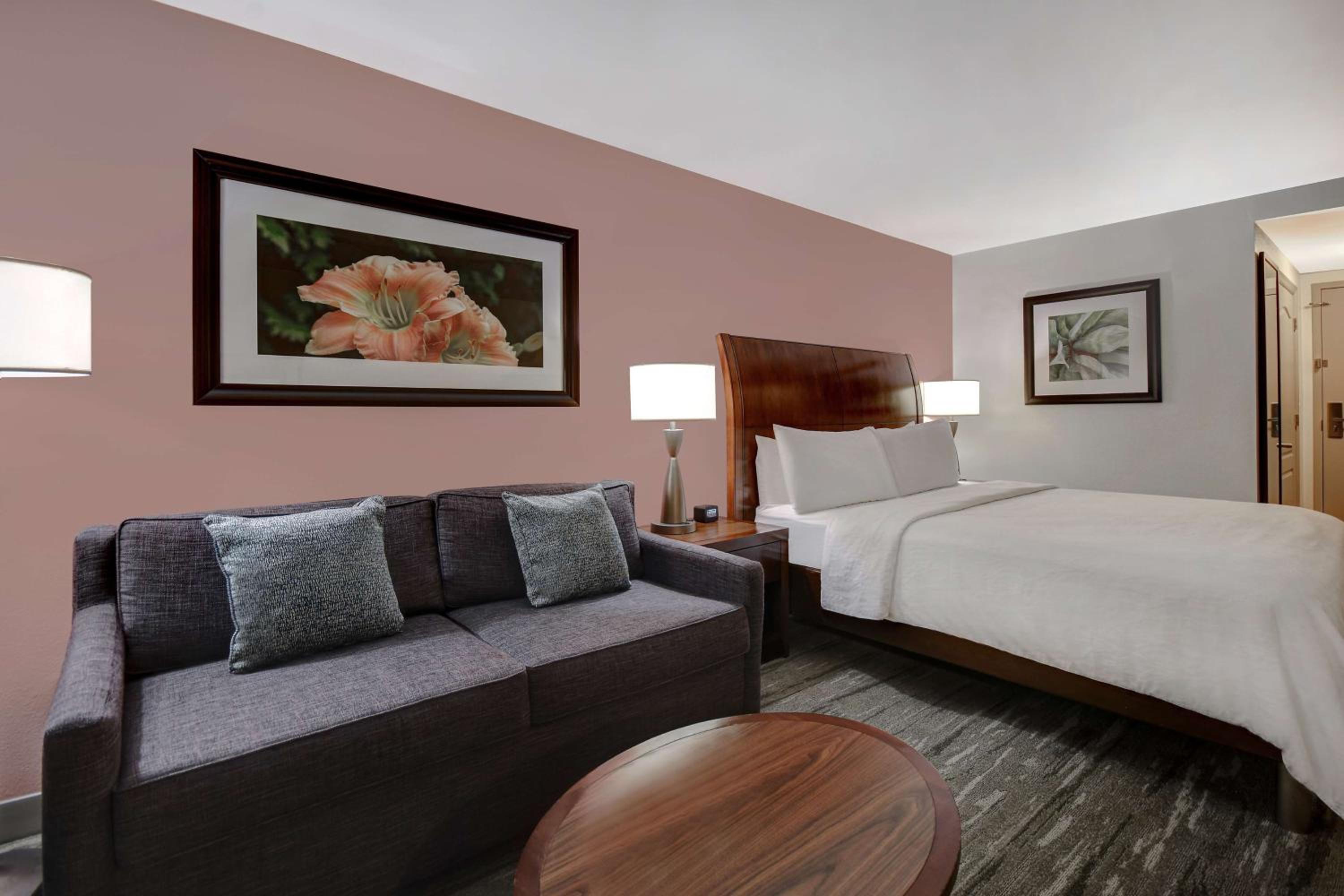 Deluxe King Room - Photo 2