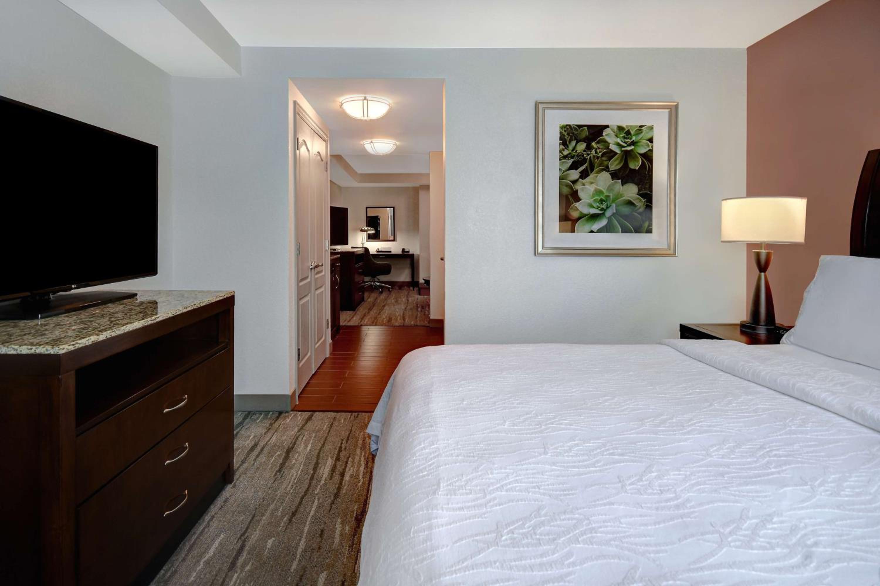 King Suite - Photo 2