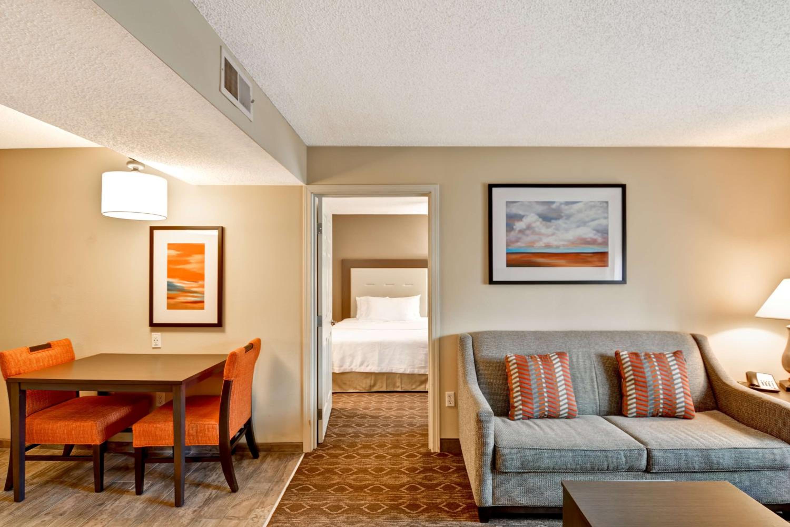 One-Bedroom King Suite - Non-Smoking - Photo 3