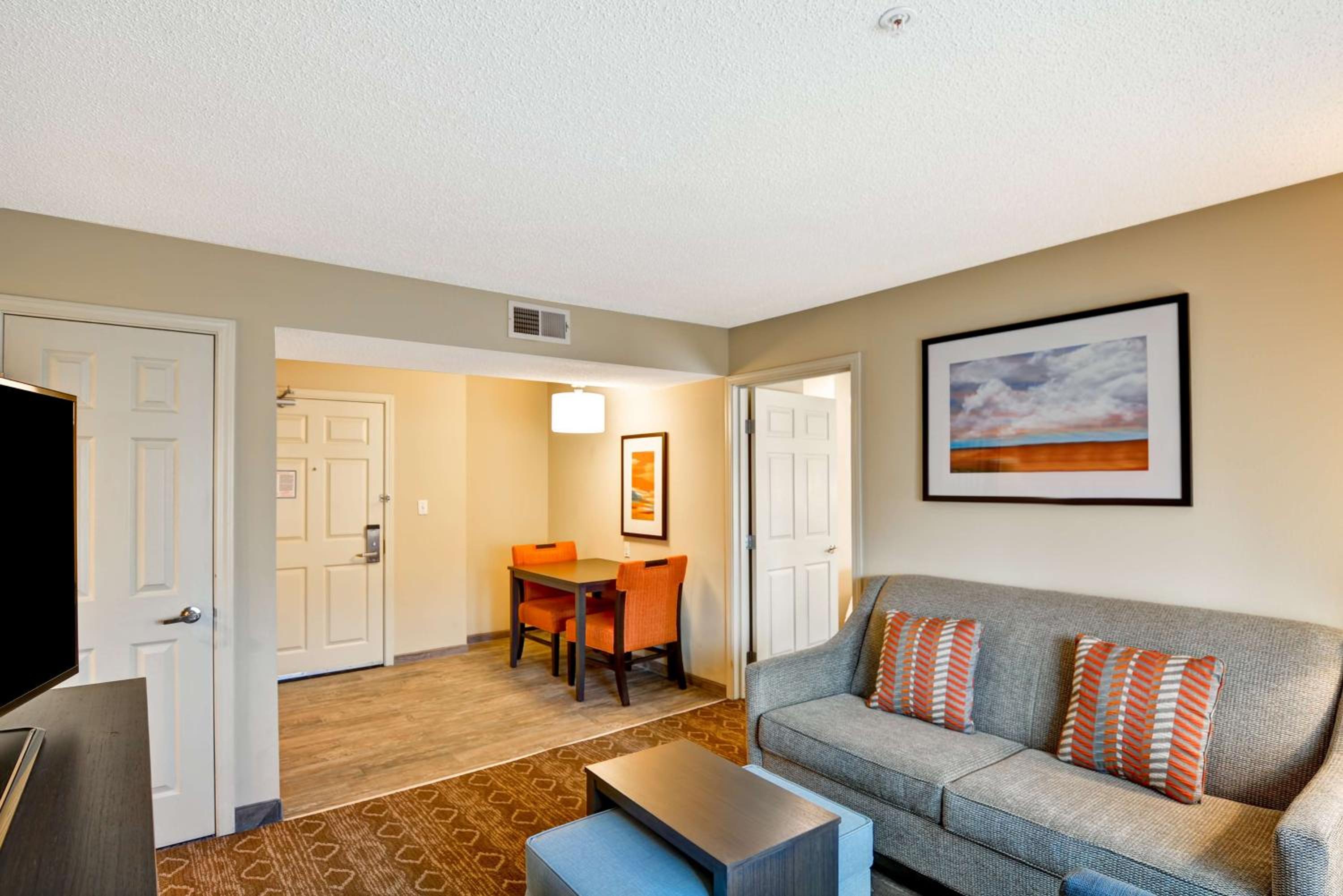 One-Bedroom King Suite - Non-Smoking - Photo 5