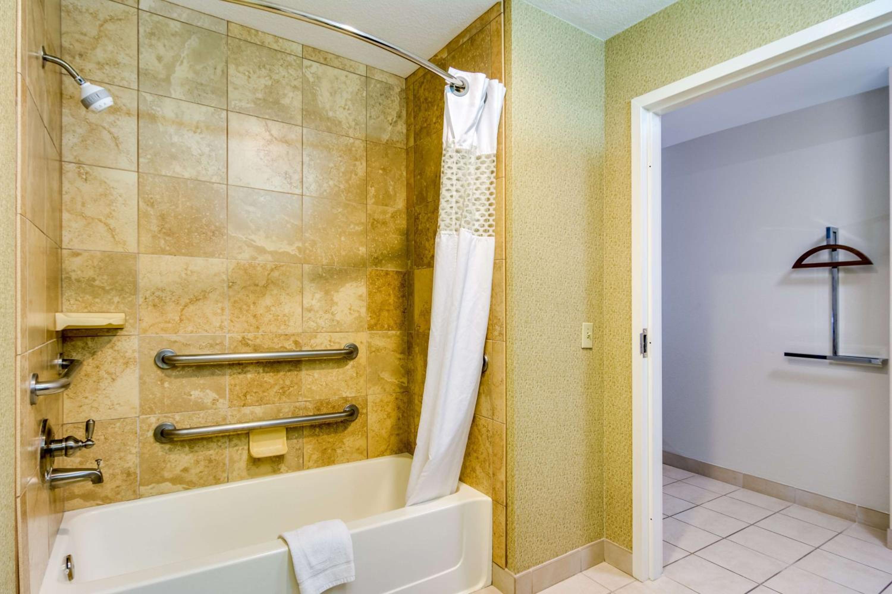 King Room - Hearing Access/Non-Smoking - Photo 1