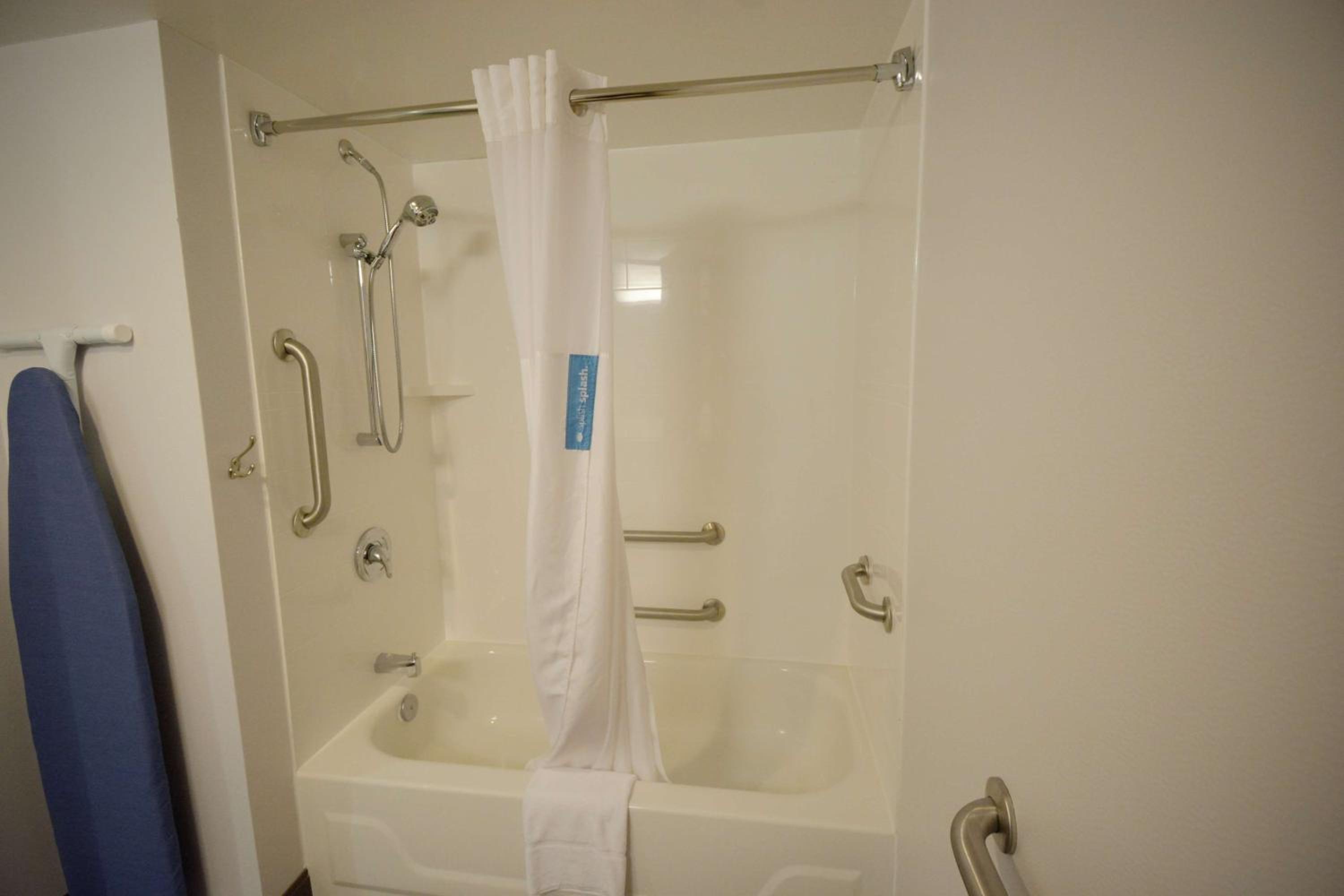 King Room - Mobility Access/Non-Smoking - Photo 4