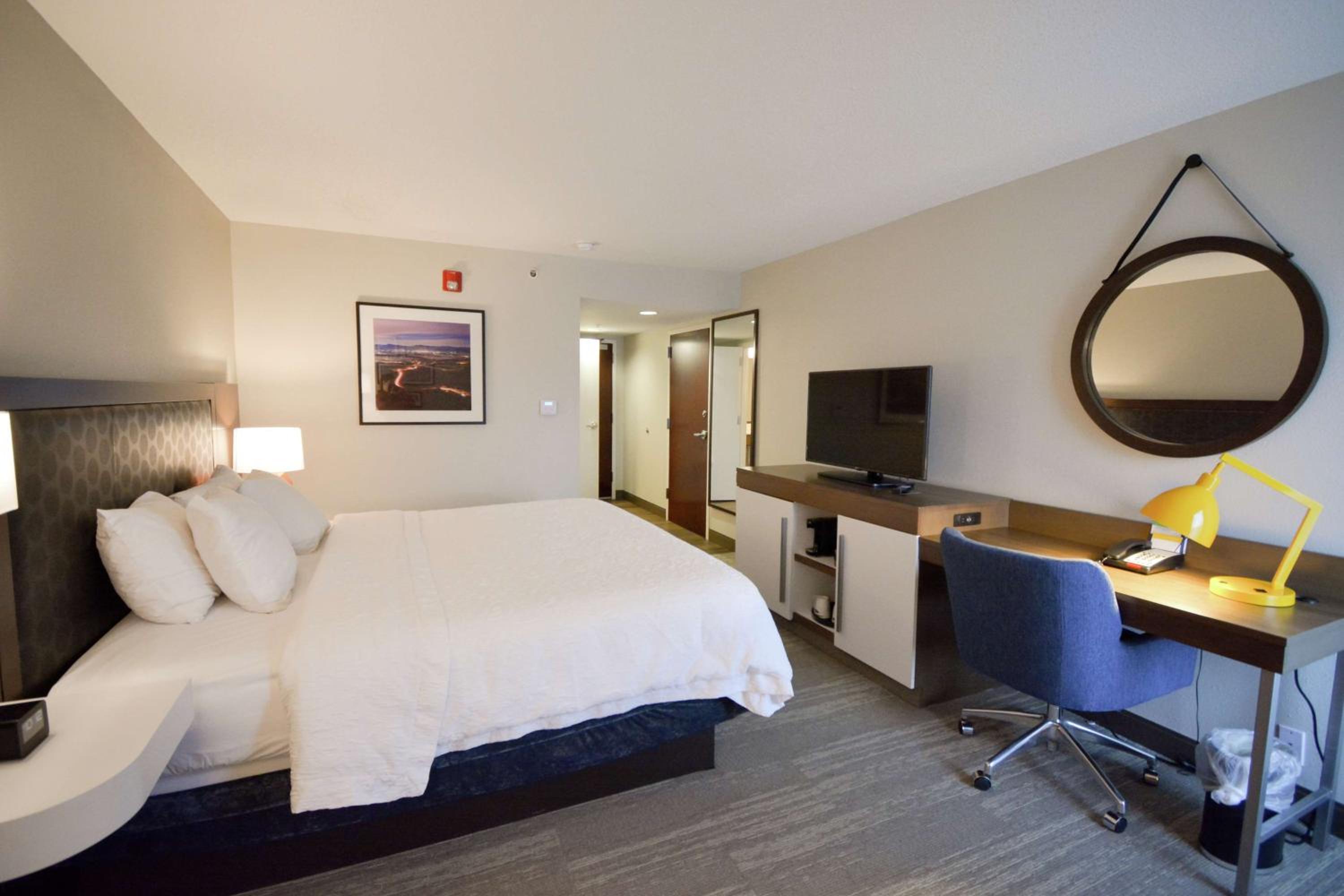 King Room - Mobility Access/Non-Smoking - Photo 1