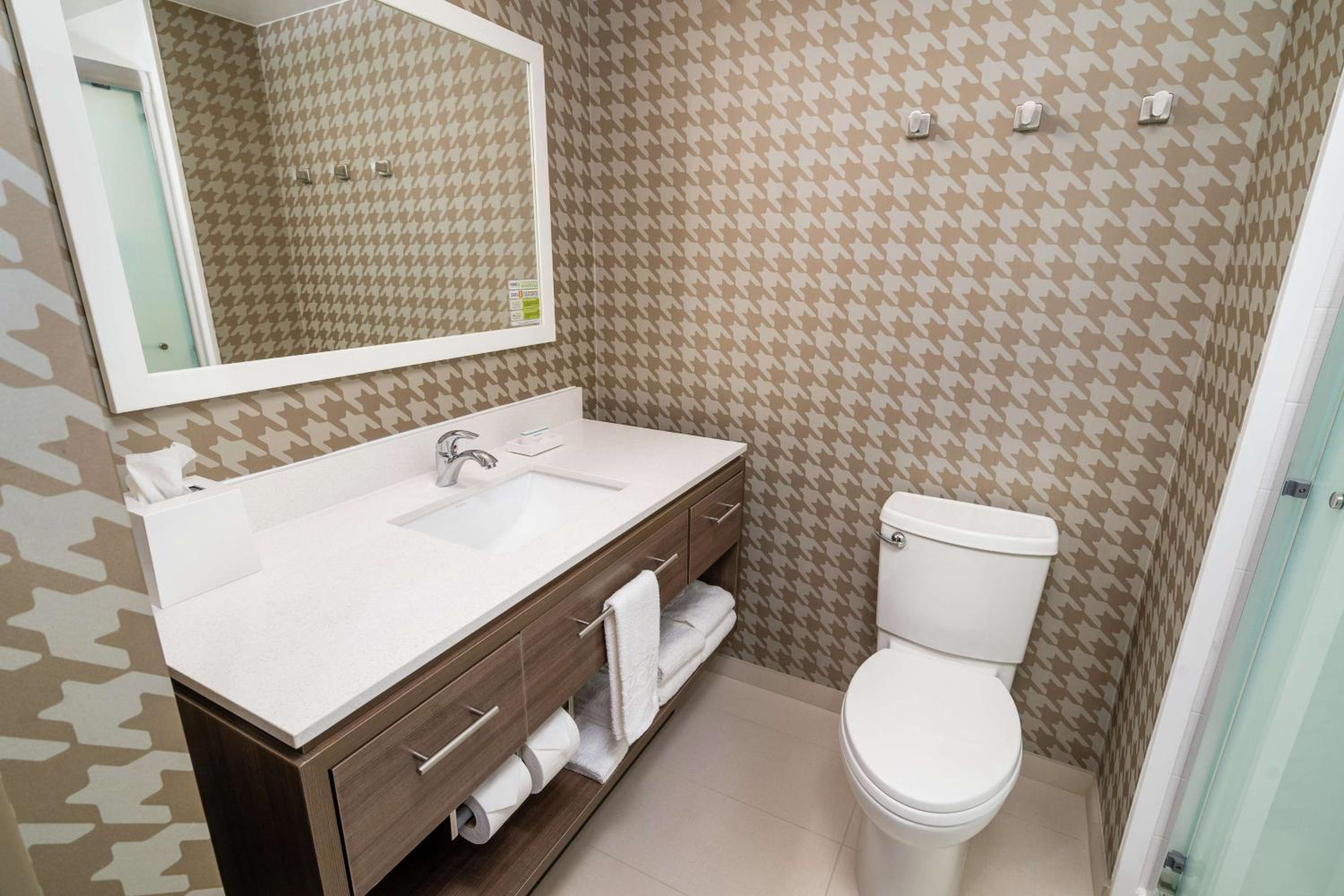 King Studio Suite - Non-Smoking - Photo 5