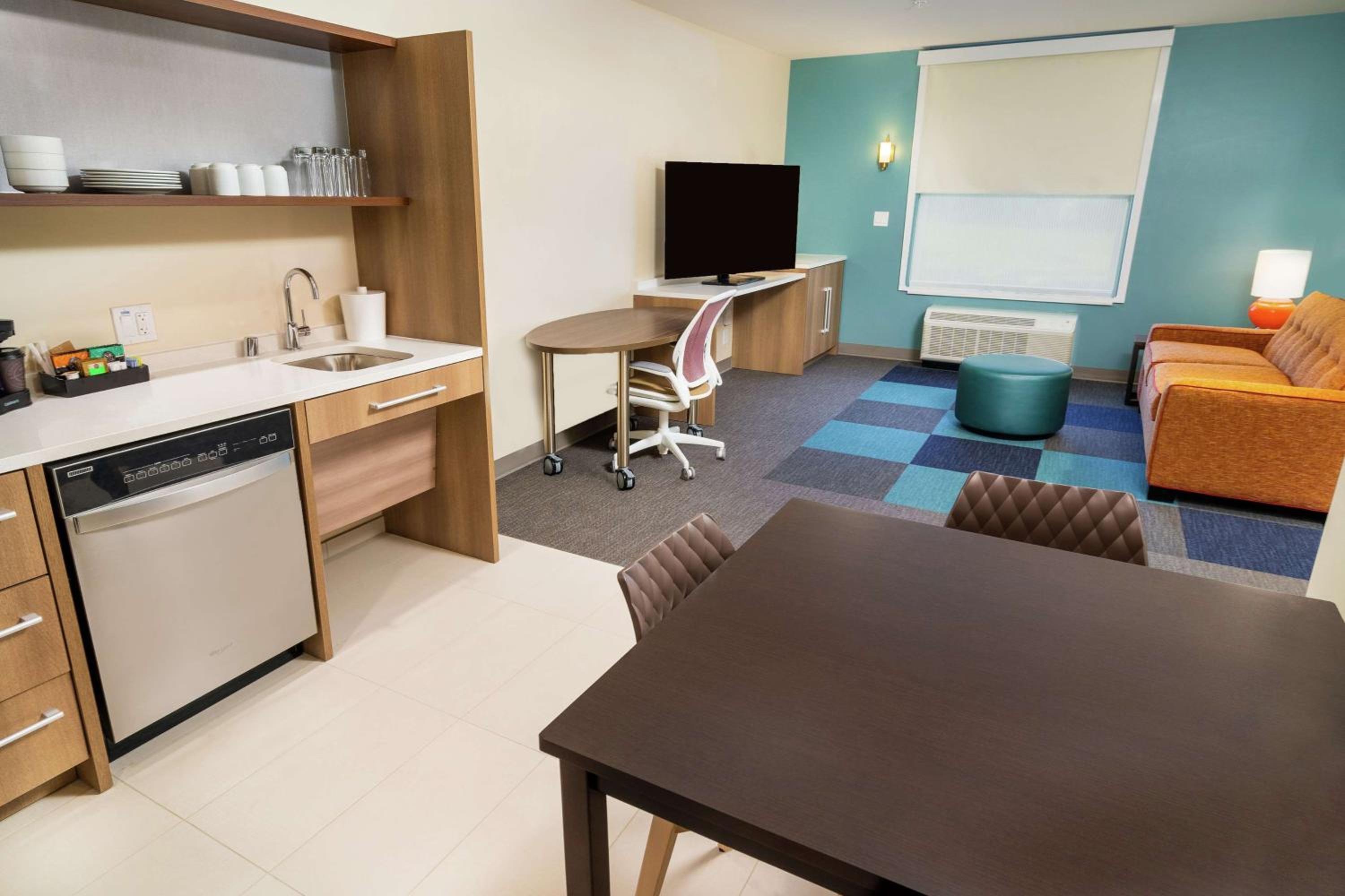 King Studio Suite - Non-Smoking - Photo 3
