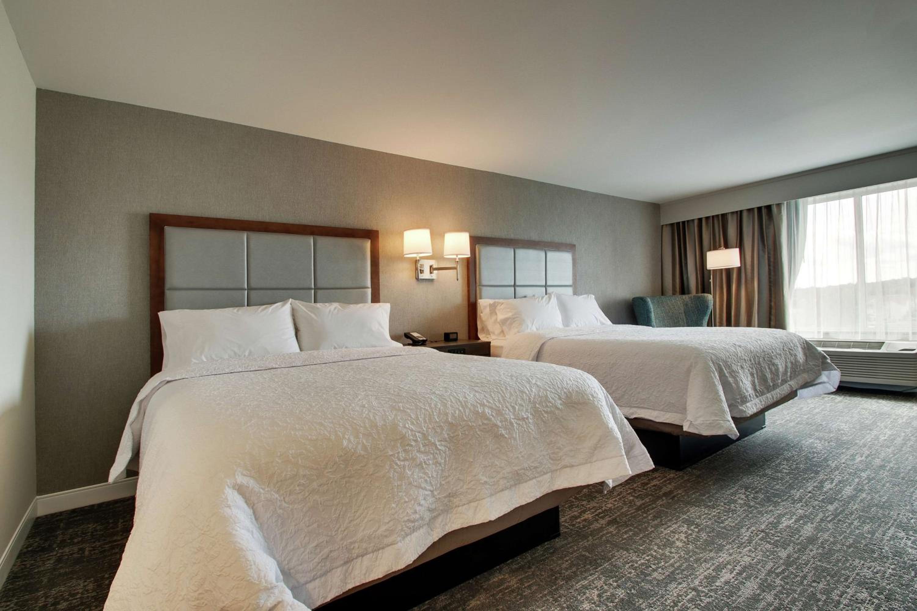 Queen Room with Two Queen Beds - Non-Smoking - Photo 1