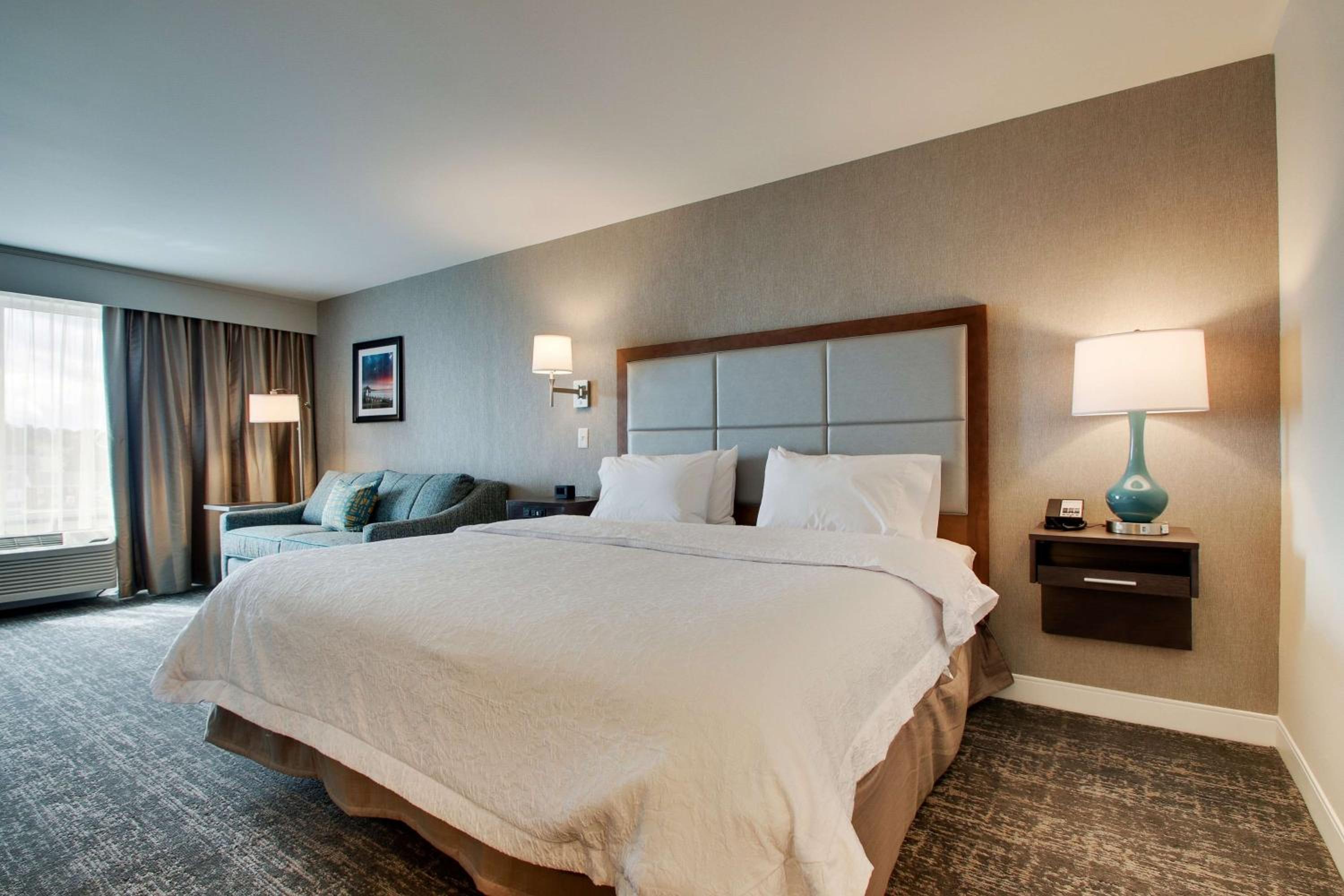 King Room with Sofa Bed - Non-Smoking - Photo 1