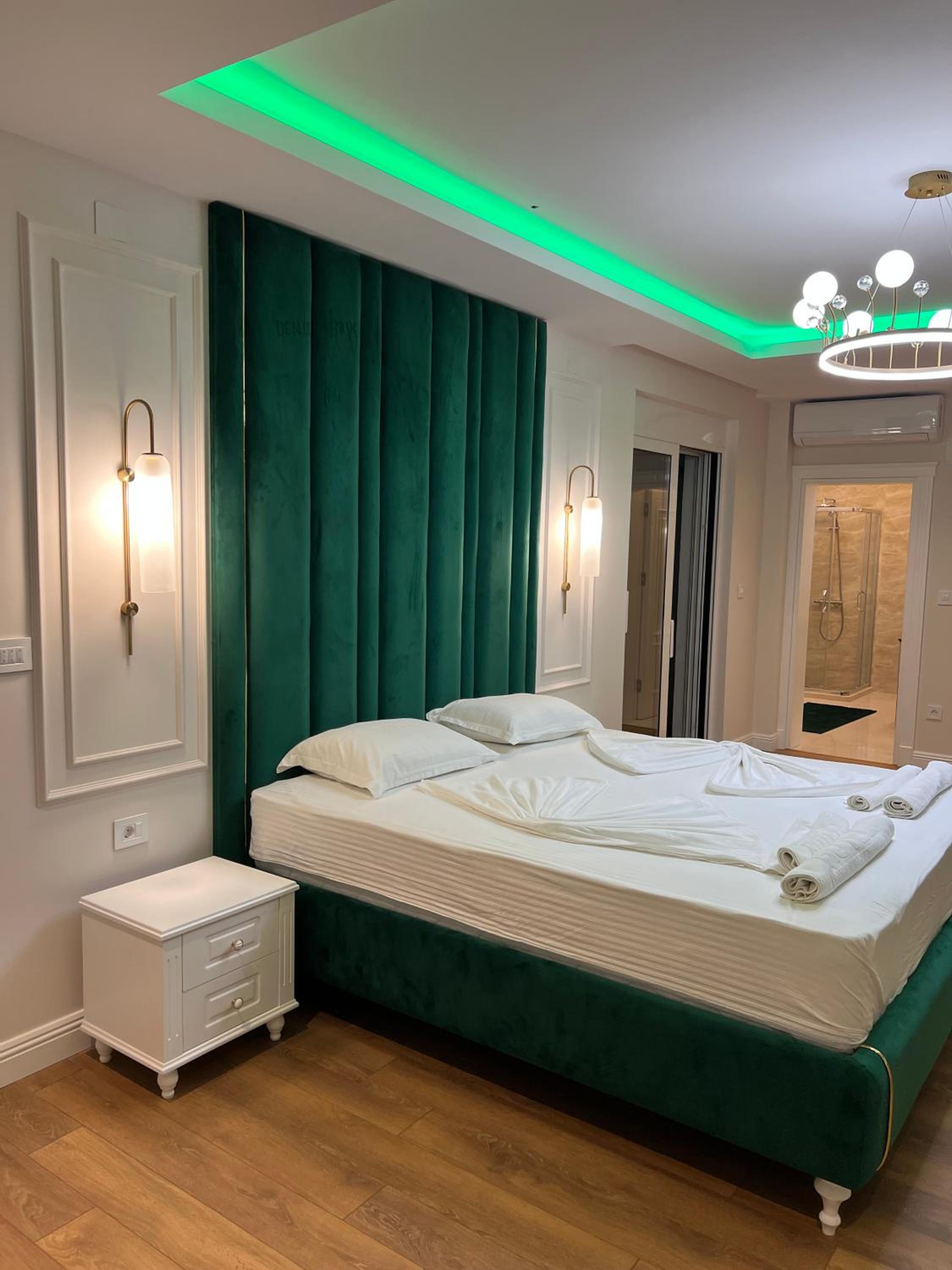 Junior Suite with Pool View