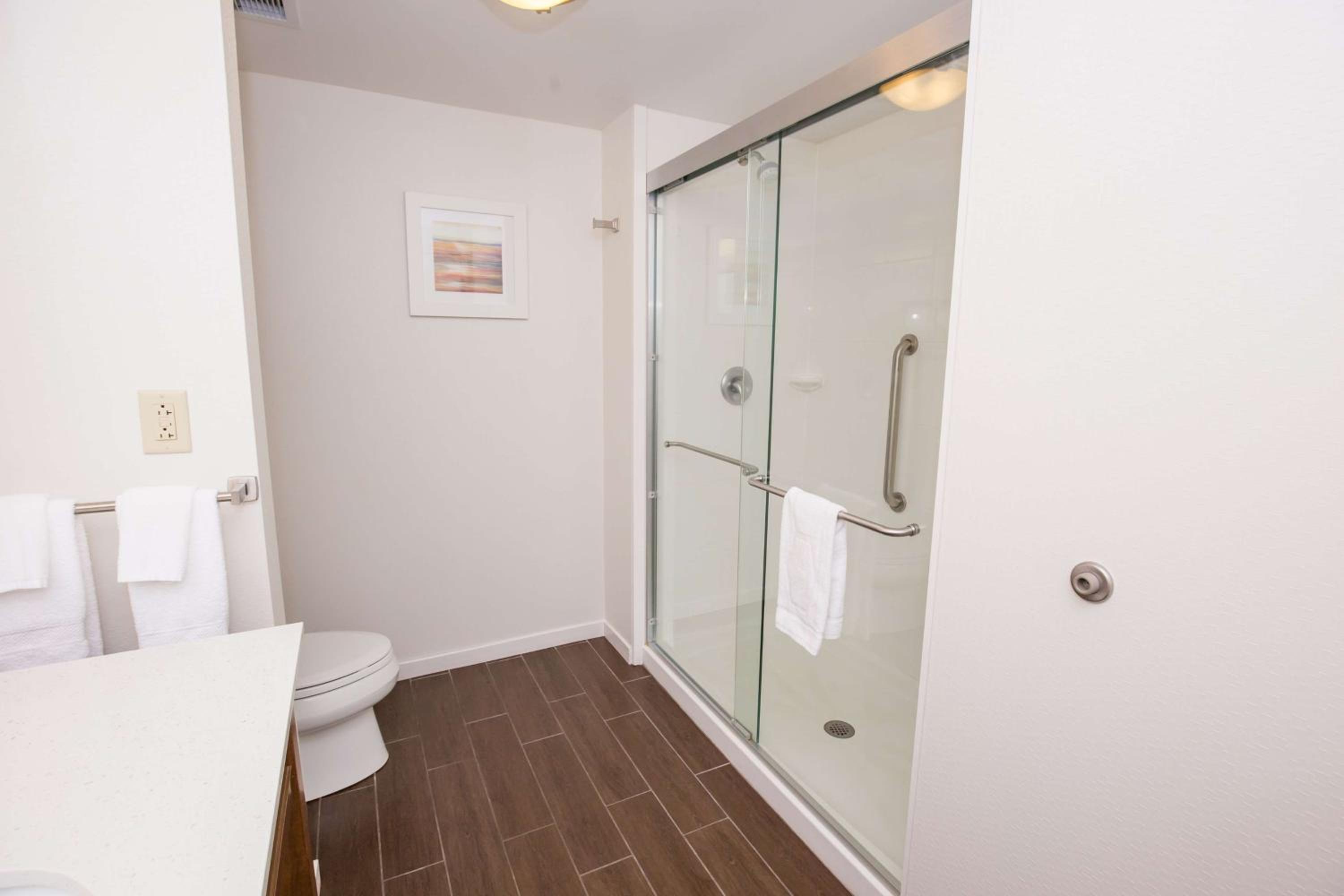 King Room - Non-Smoking photo 2