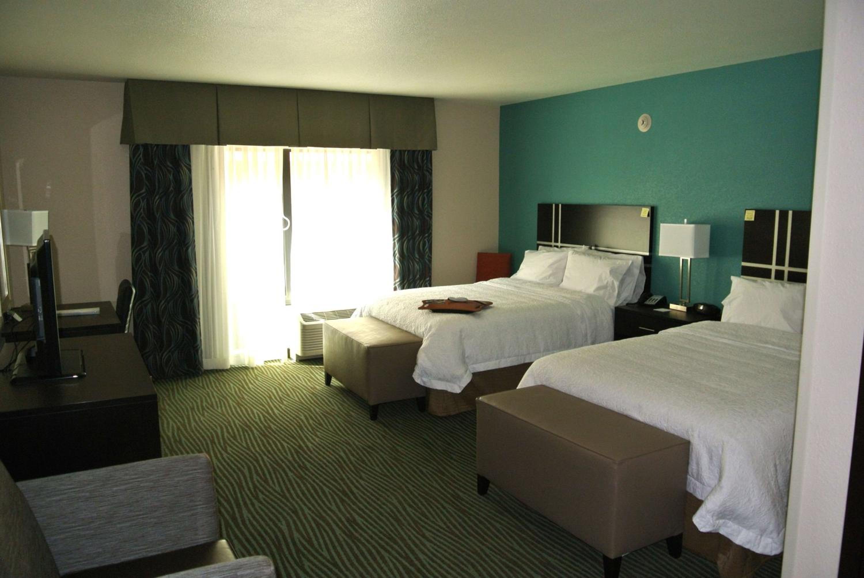 Queen Room with Two Queen Beds - Mobility and Hearing Access/Non-Smoking photo 1