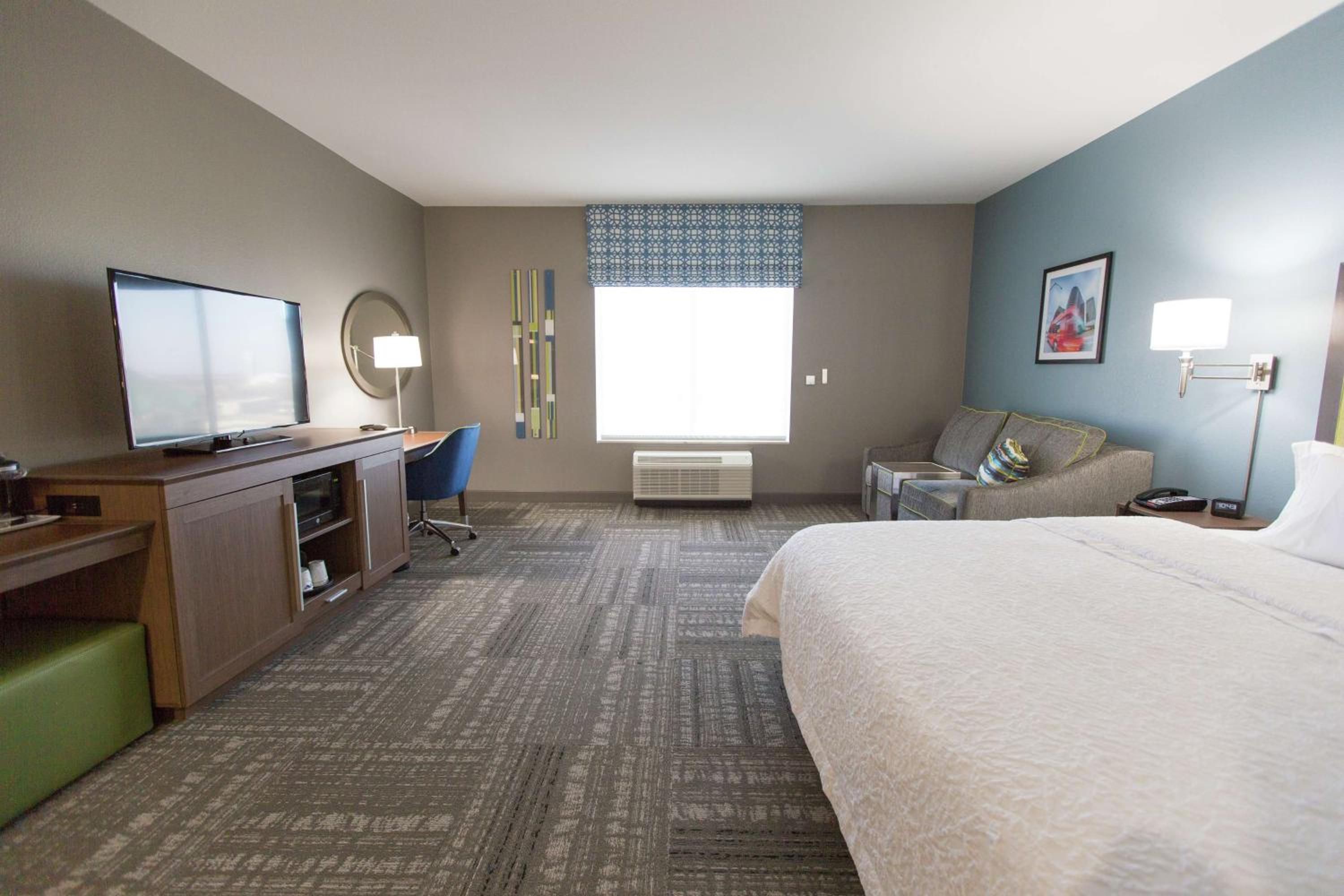 King Room with Sofa Bed - Non-Smoking
