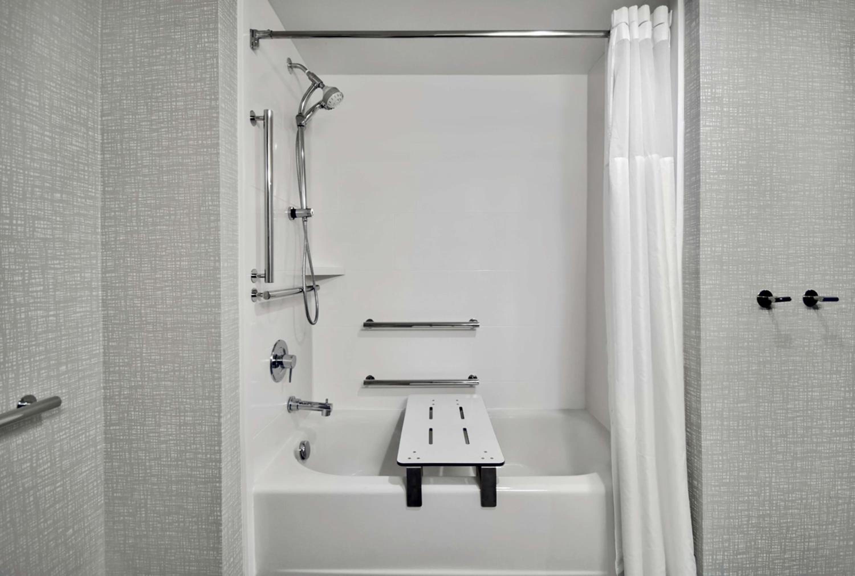King Room - Mobility Access/Non-Smoking - Photo 3