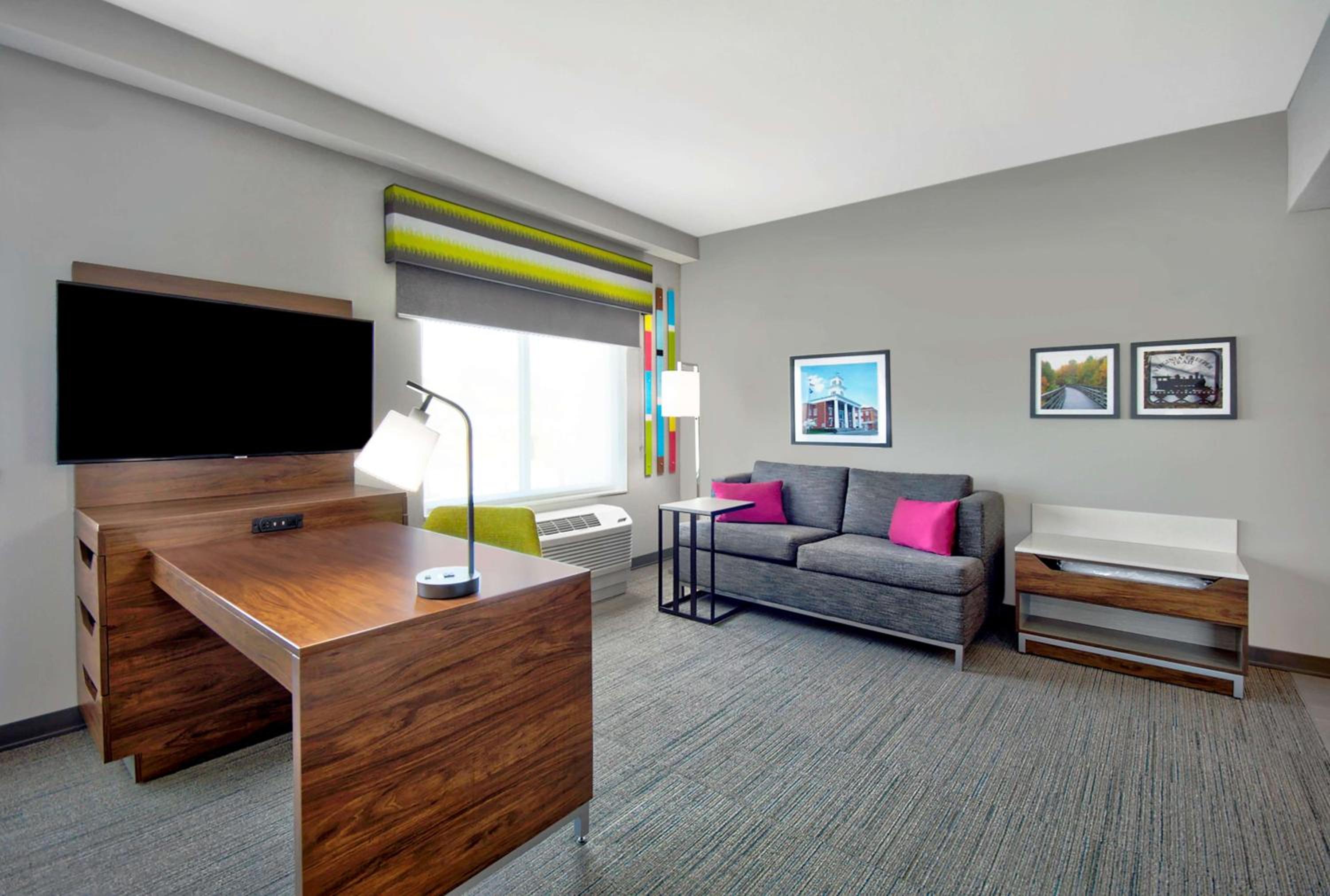 One-Bedroom King Suite - Non-Smoking - Photo 1
