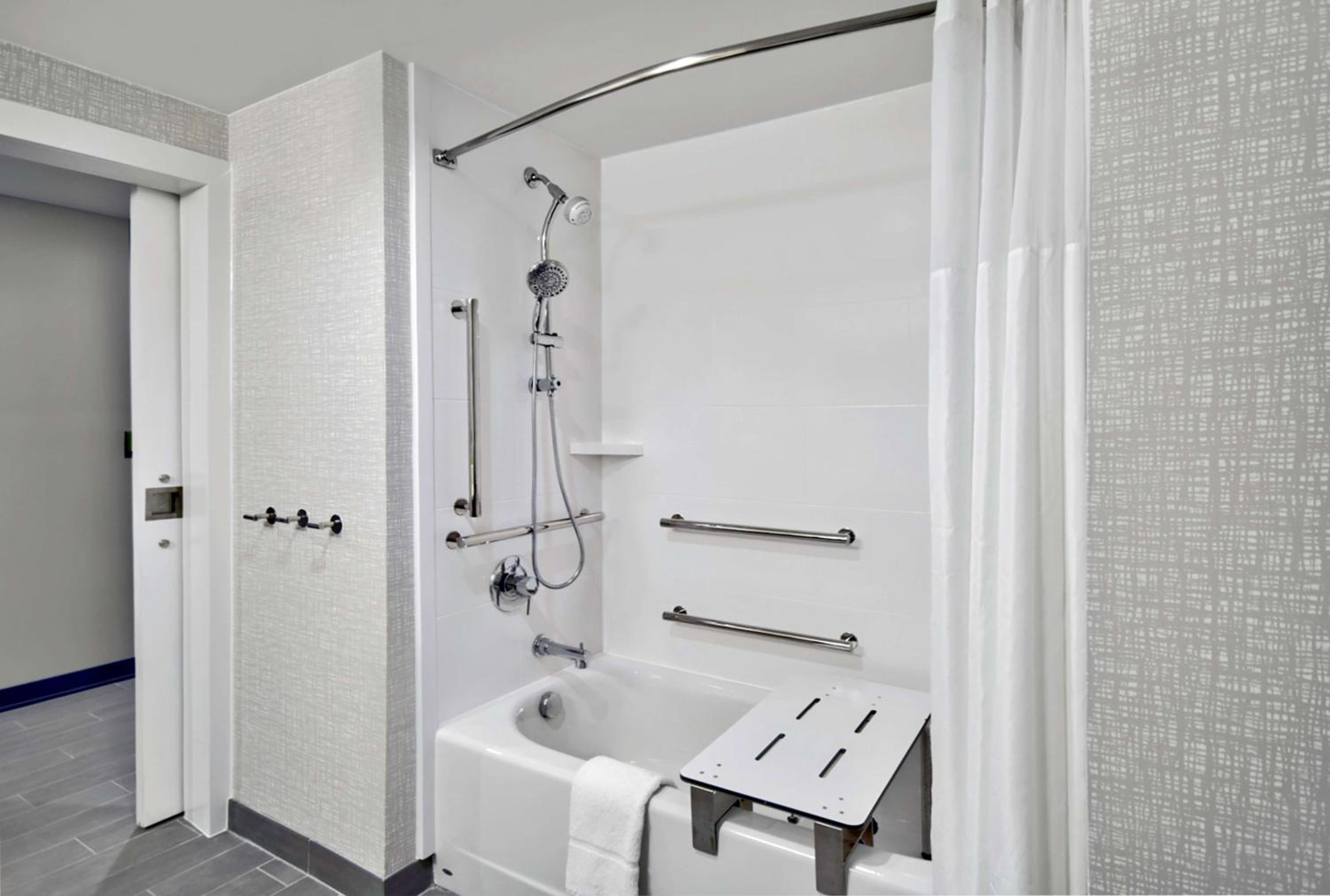 King Room - Mobility Access/Non-Smoking - Photo 5