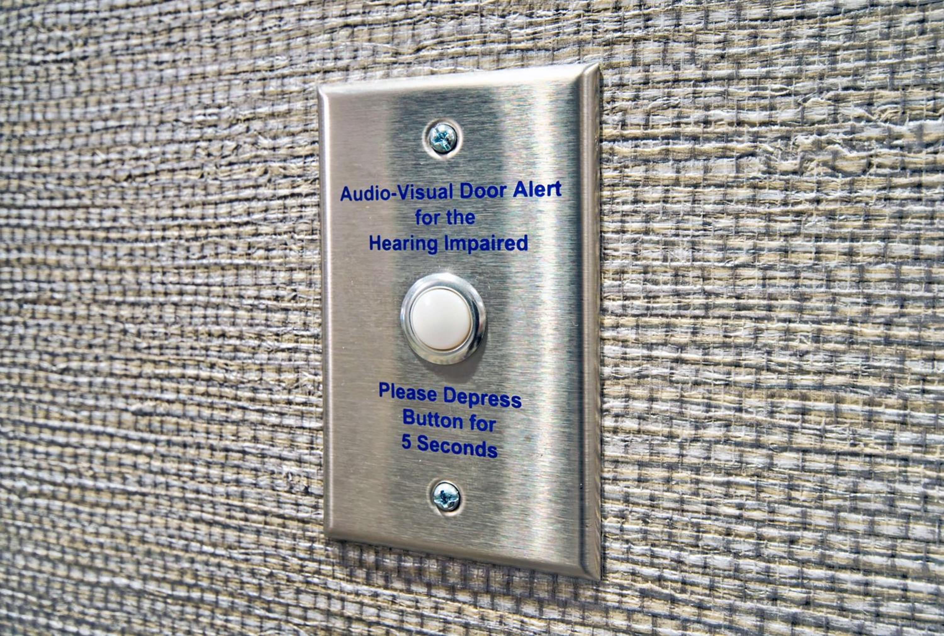 King Room - Hearing Access/Non-Smoking - Photo 2